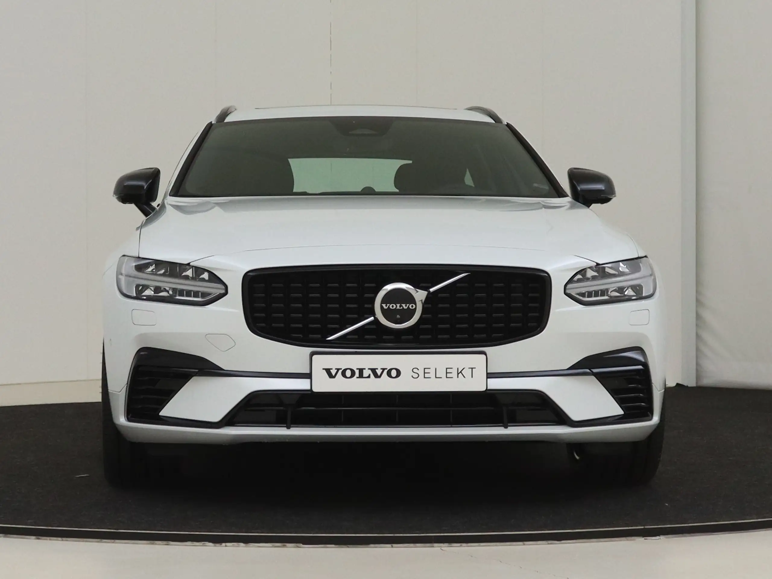 Volvo - V90