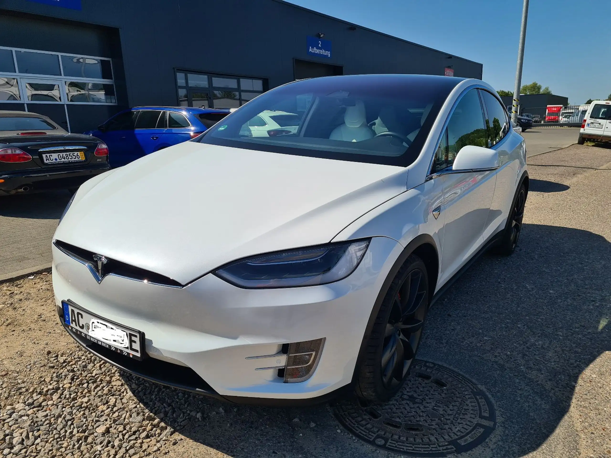 Tesla - Model X