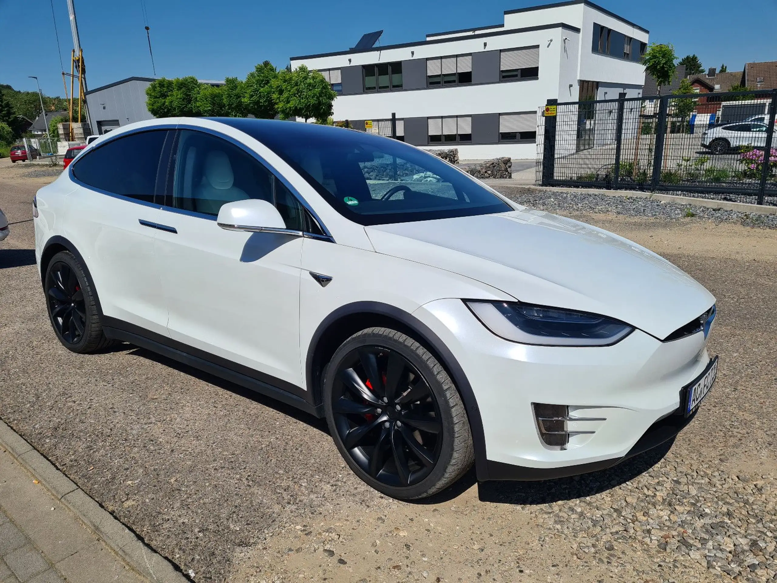 Tesla - Model X