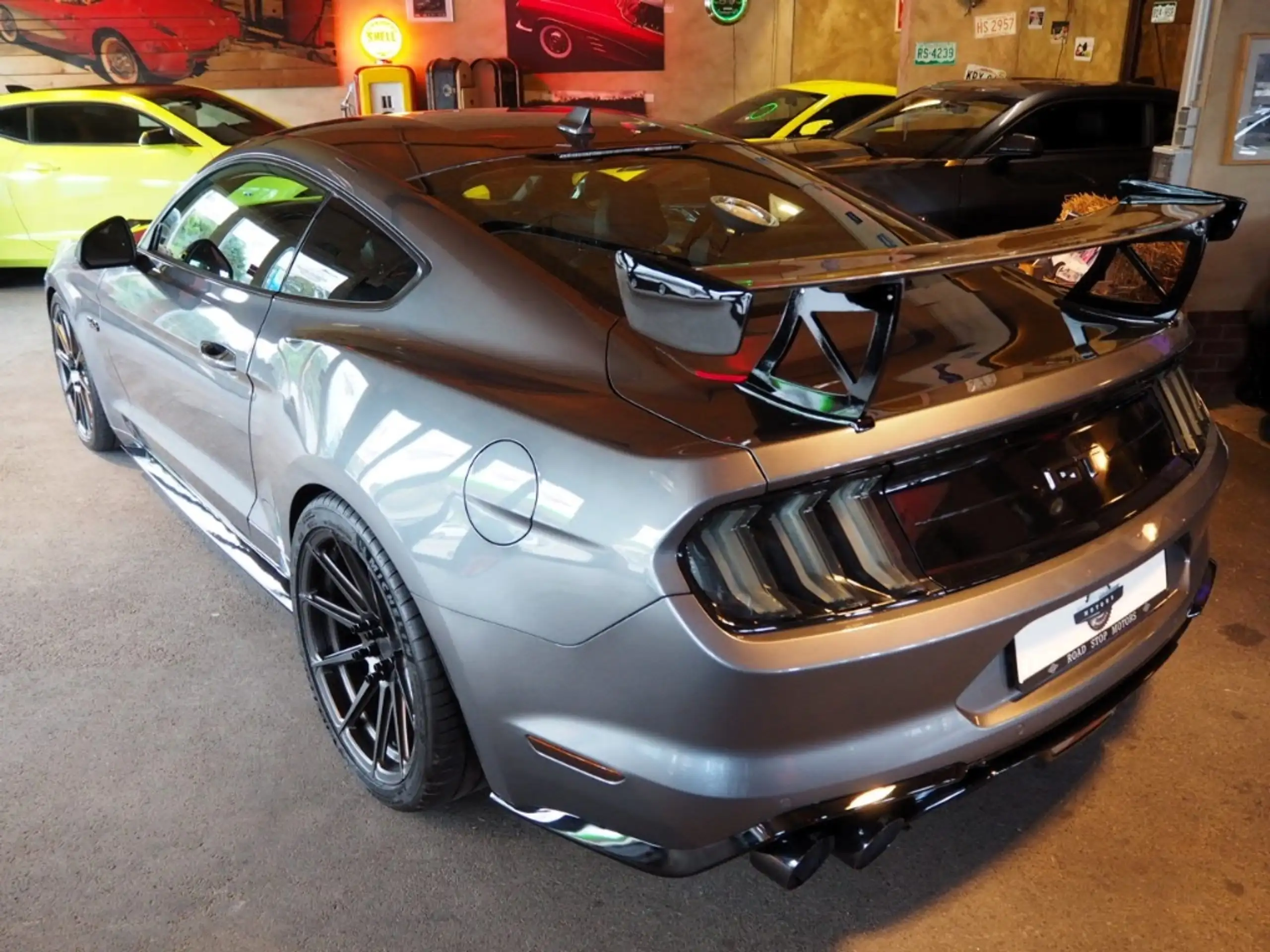 Ford - Mustang