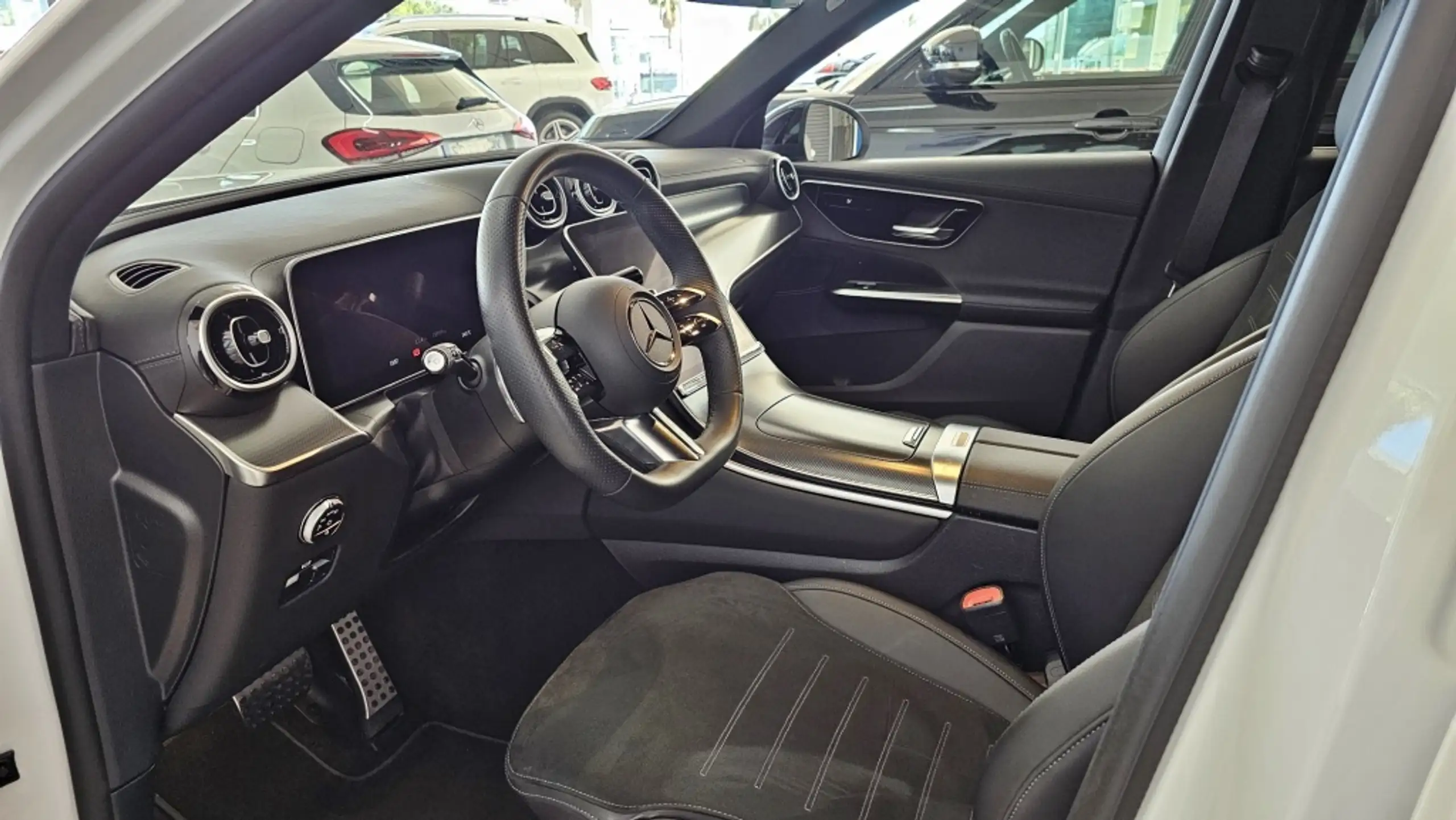 Mercedes-Benz - GLC 220