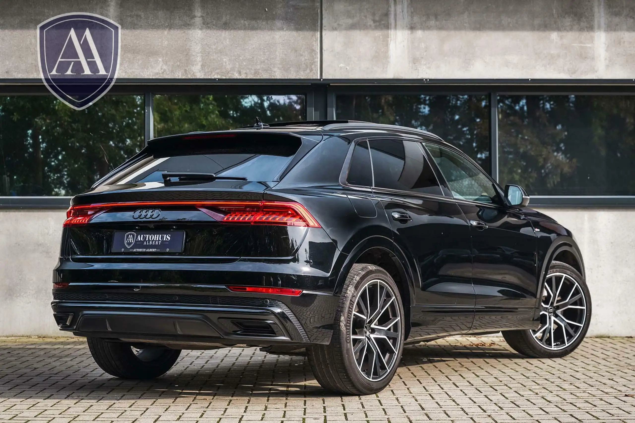 Audi - Q8