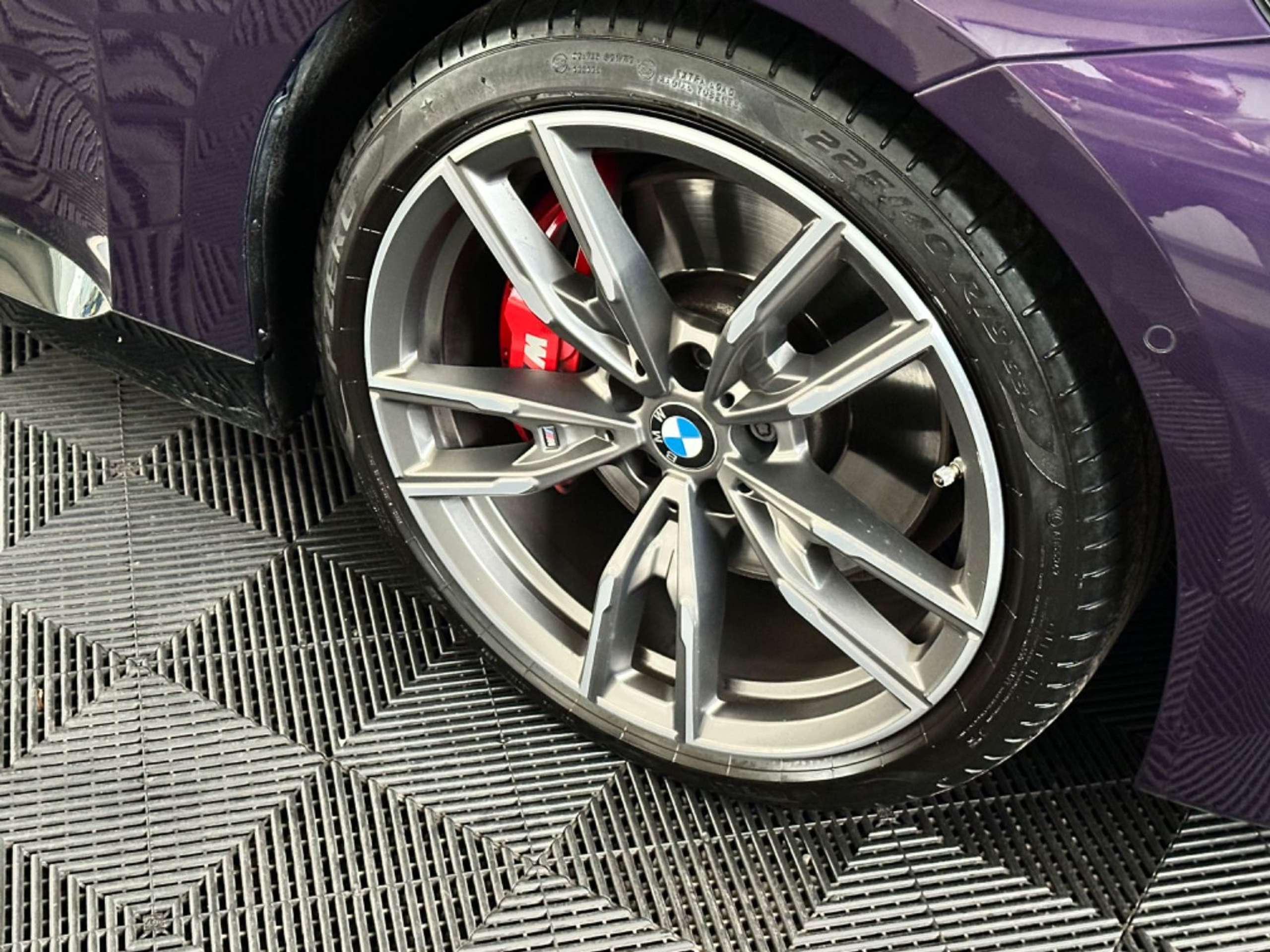 BMW - M2