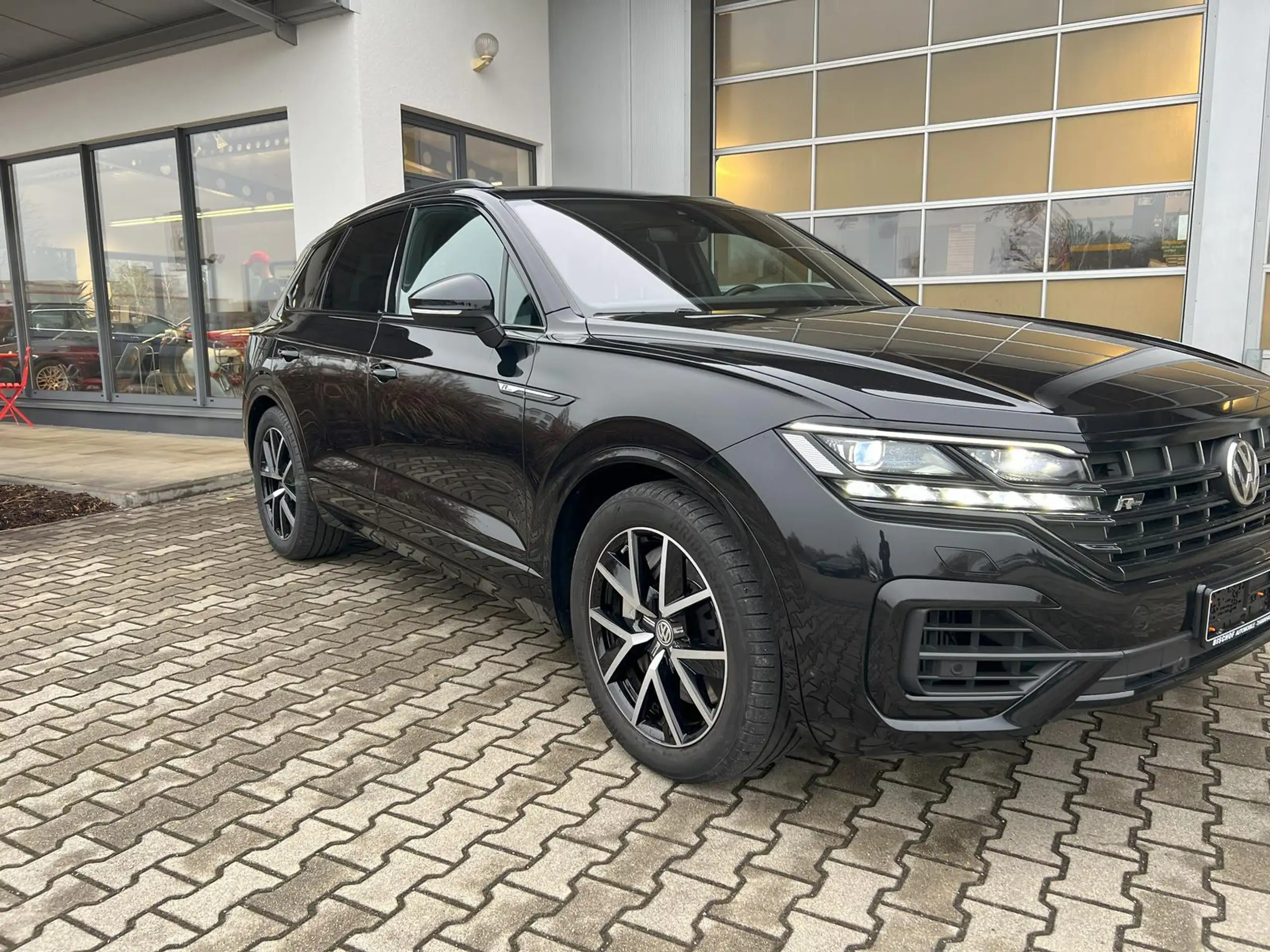 Volkswagen - Touareg