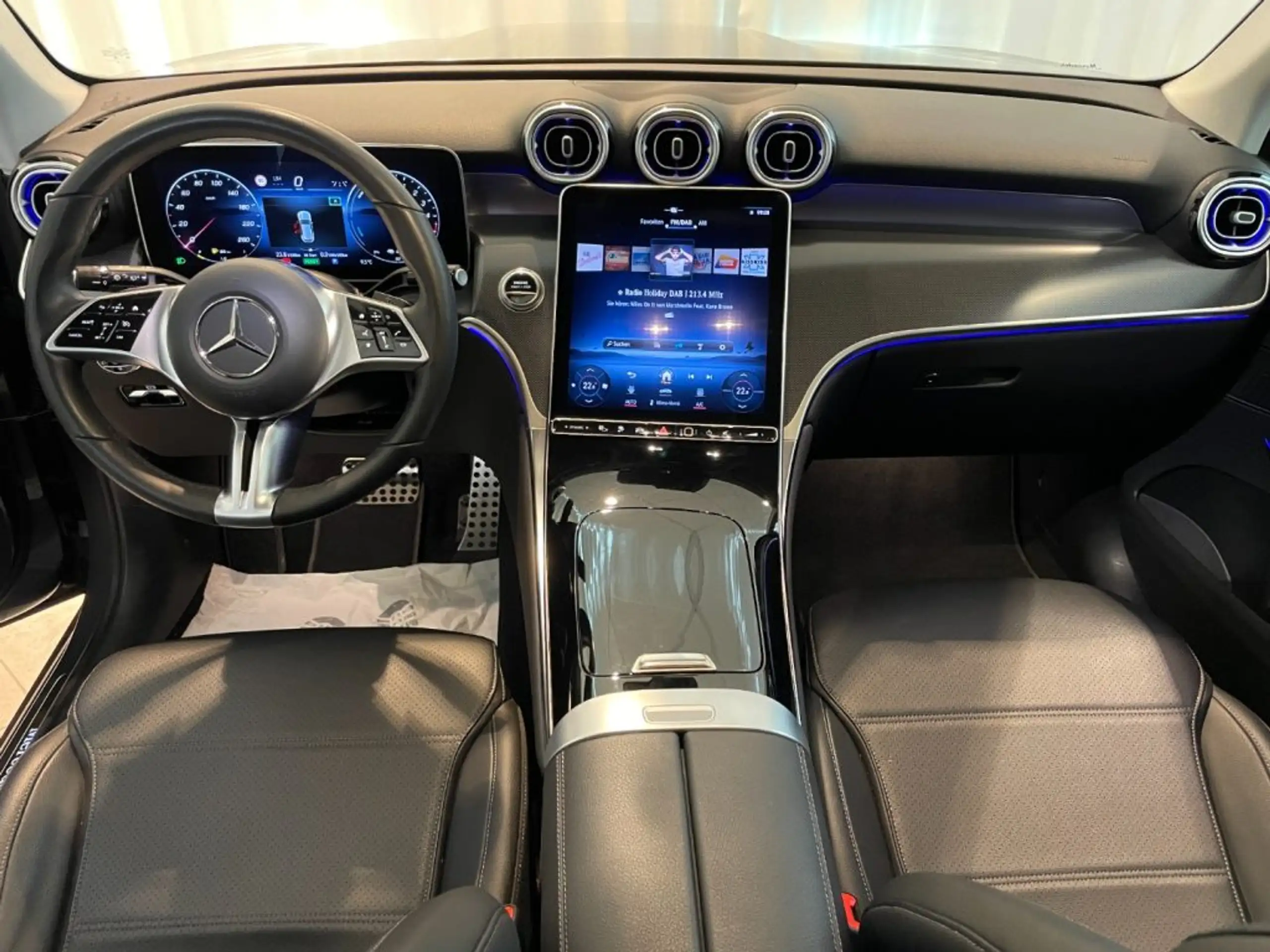 Mercedes-Benz - GLC 300