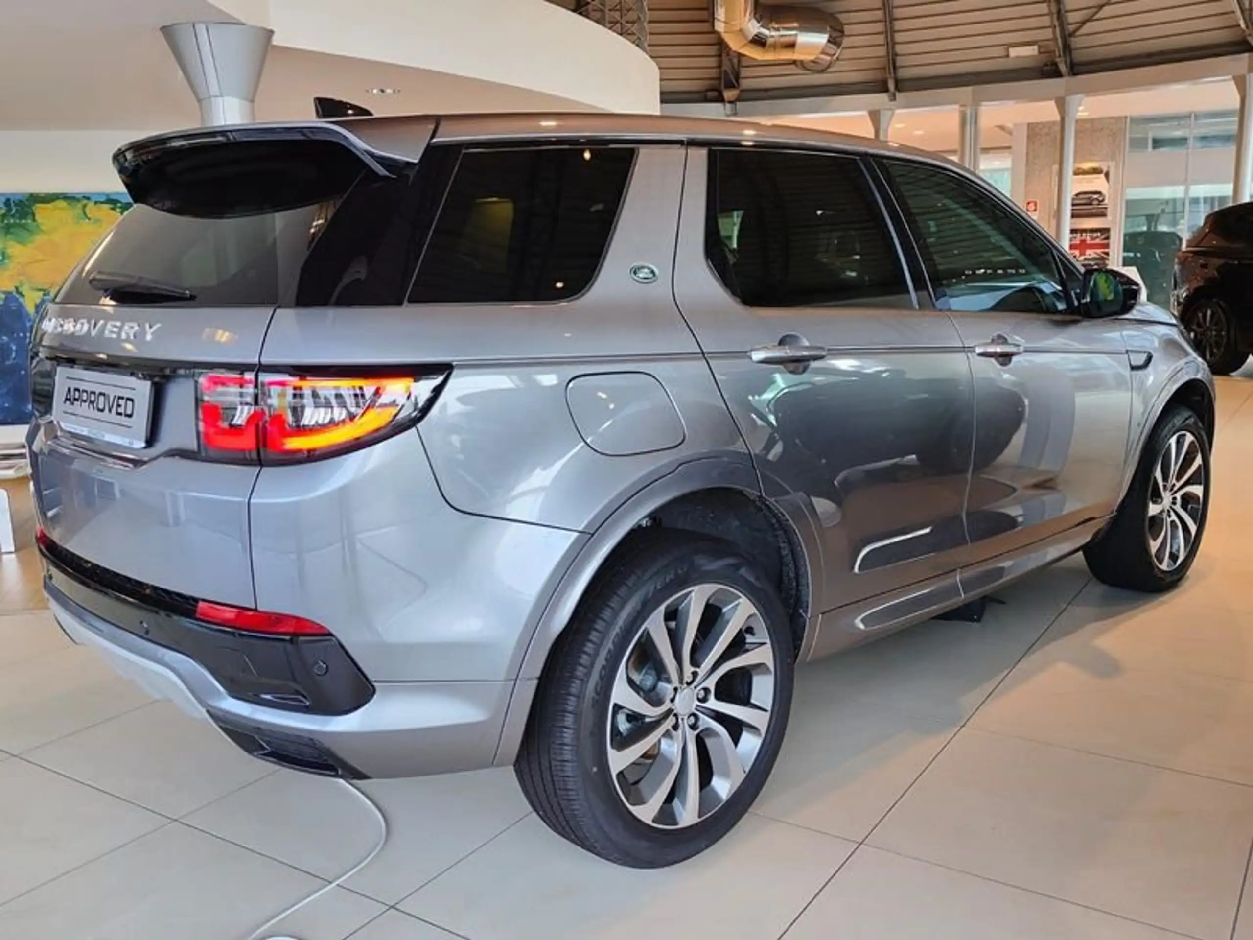 Land Rover - Discovery Sport