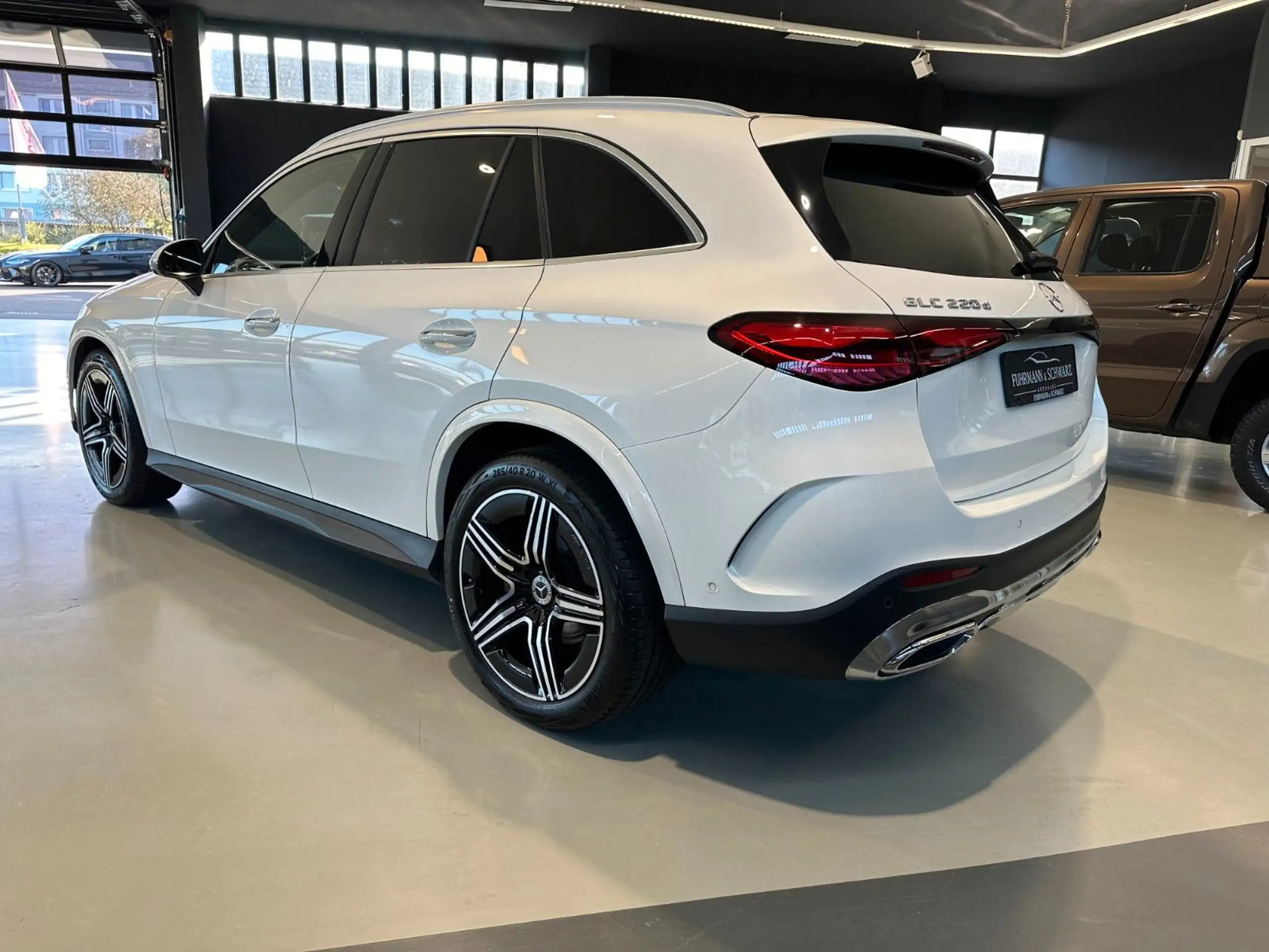 Mercedes-Benz - GLC 220