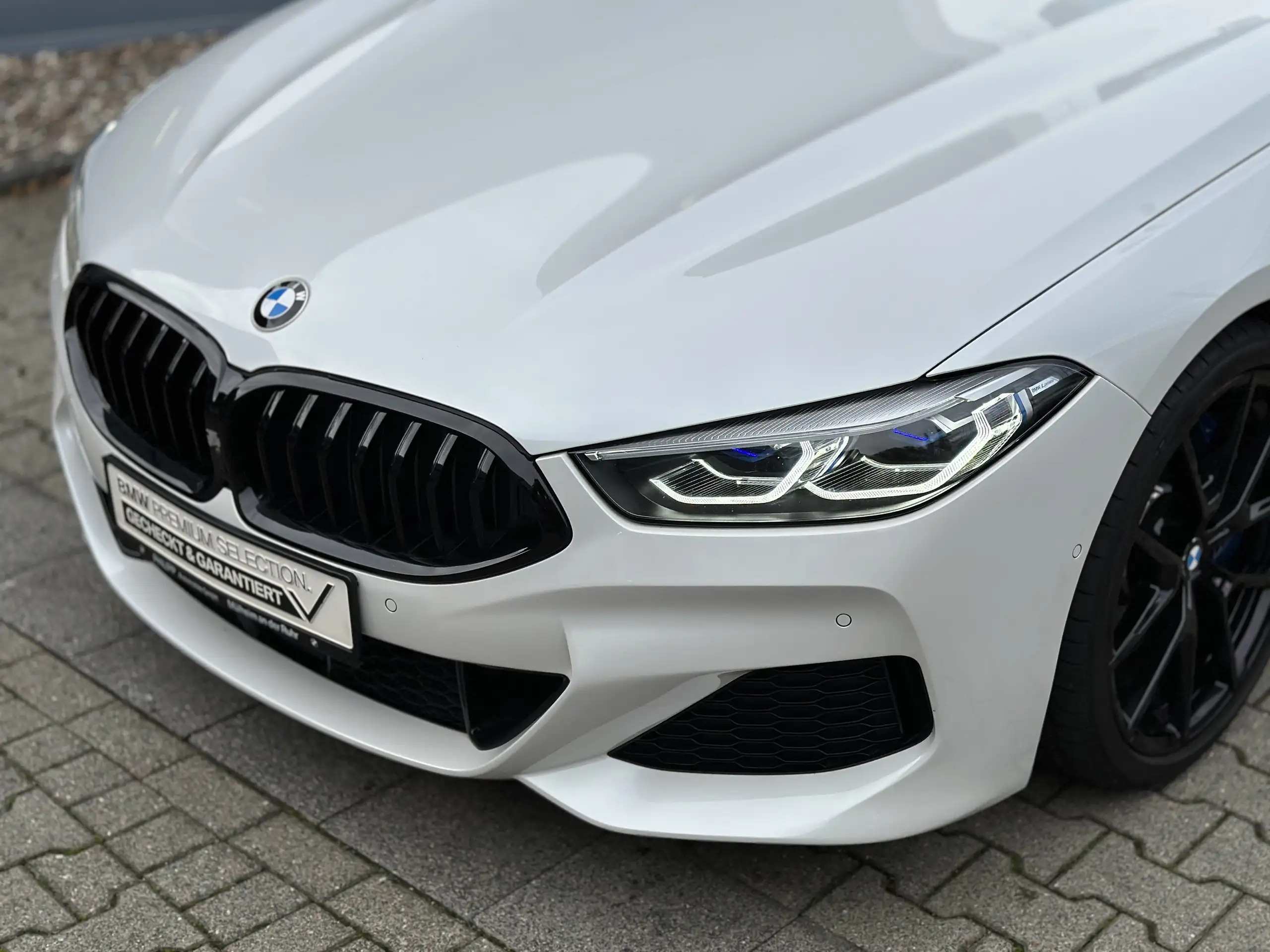 BMW - 840