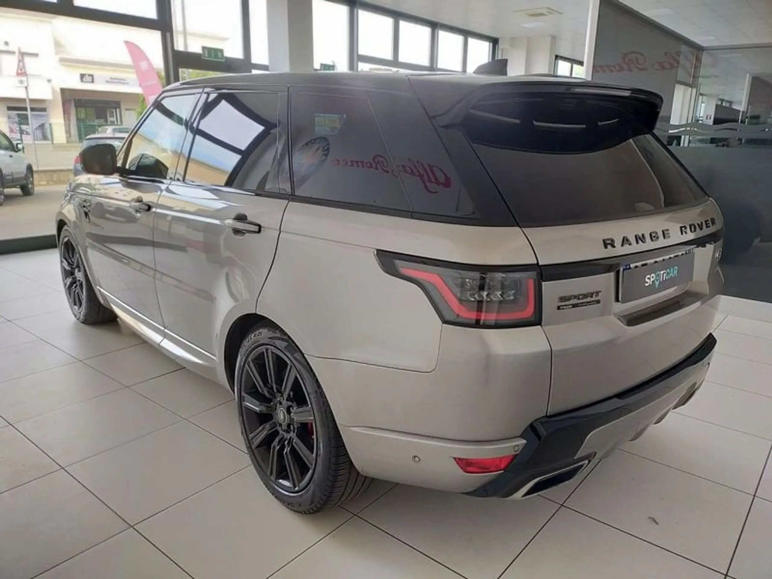 Land Rover - Range Rover Sport