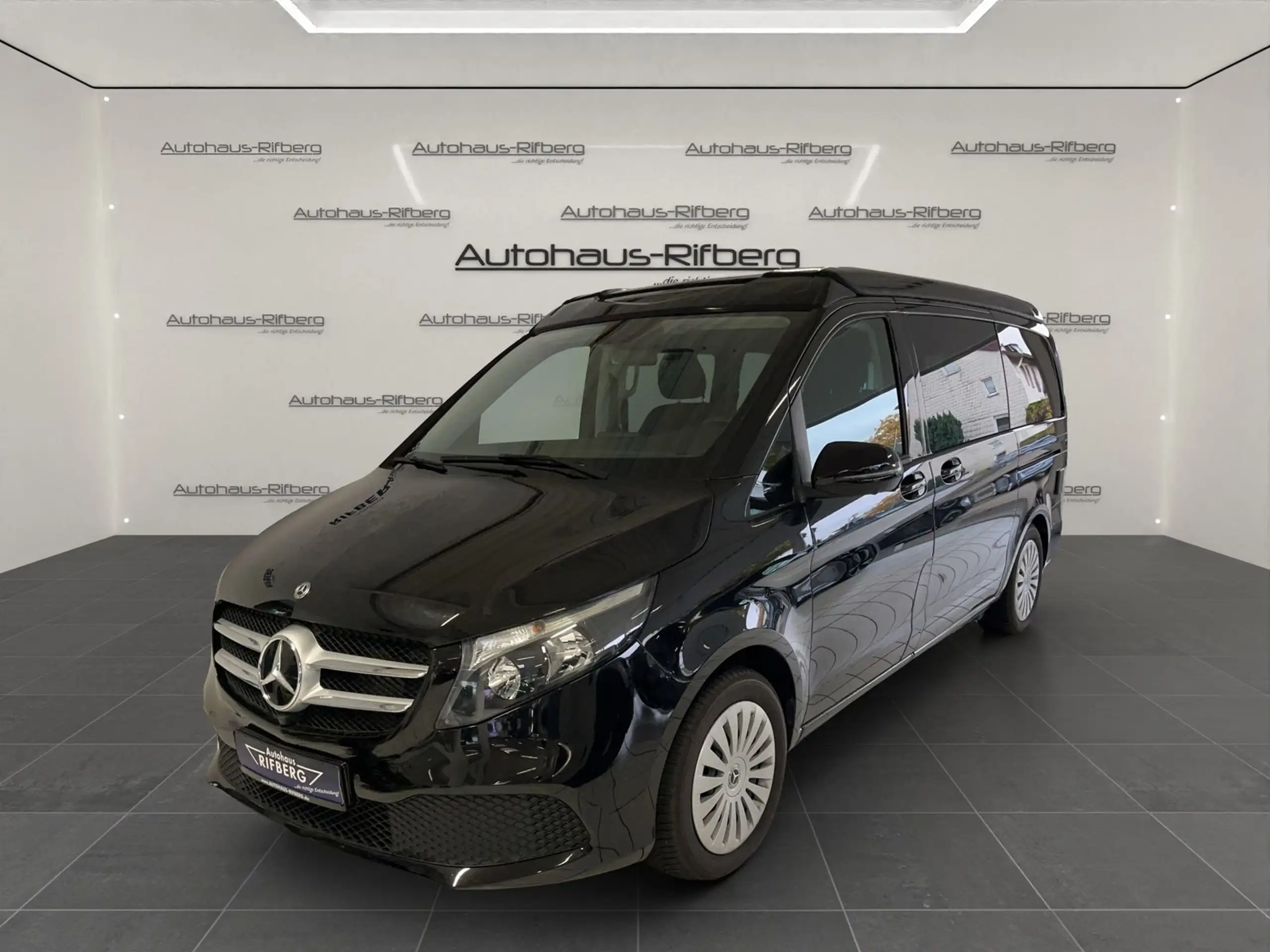 Mercedes-Benz - V 250