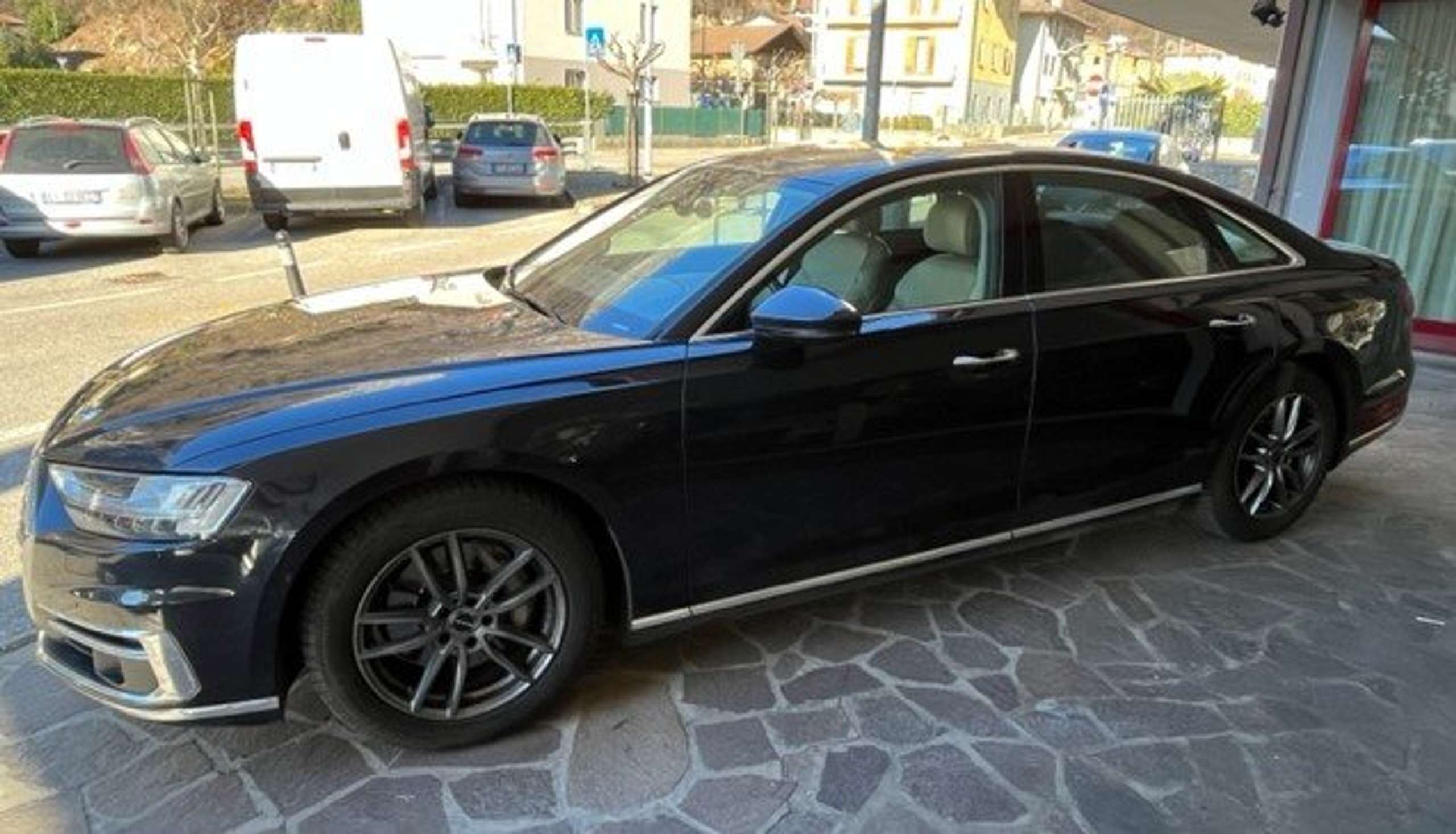 Audi - A8