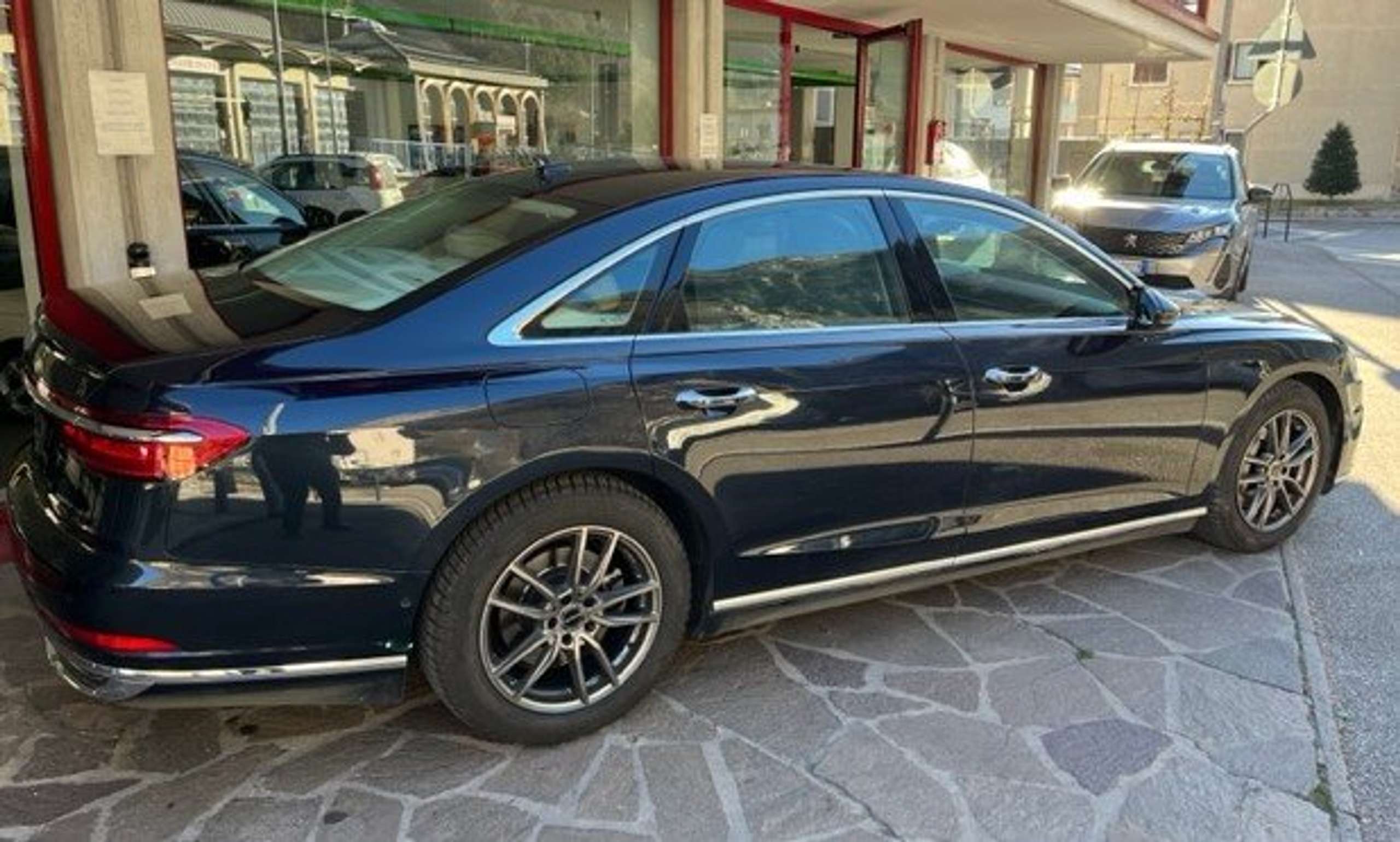 Audi - A8