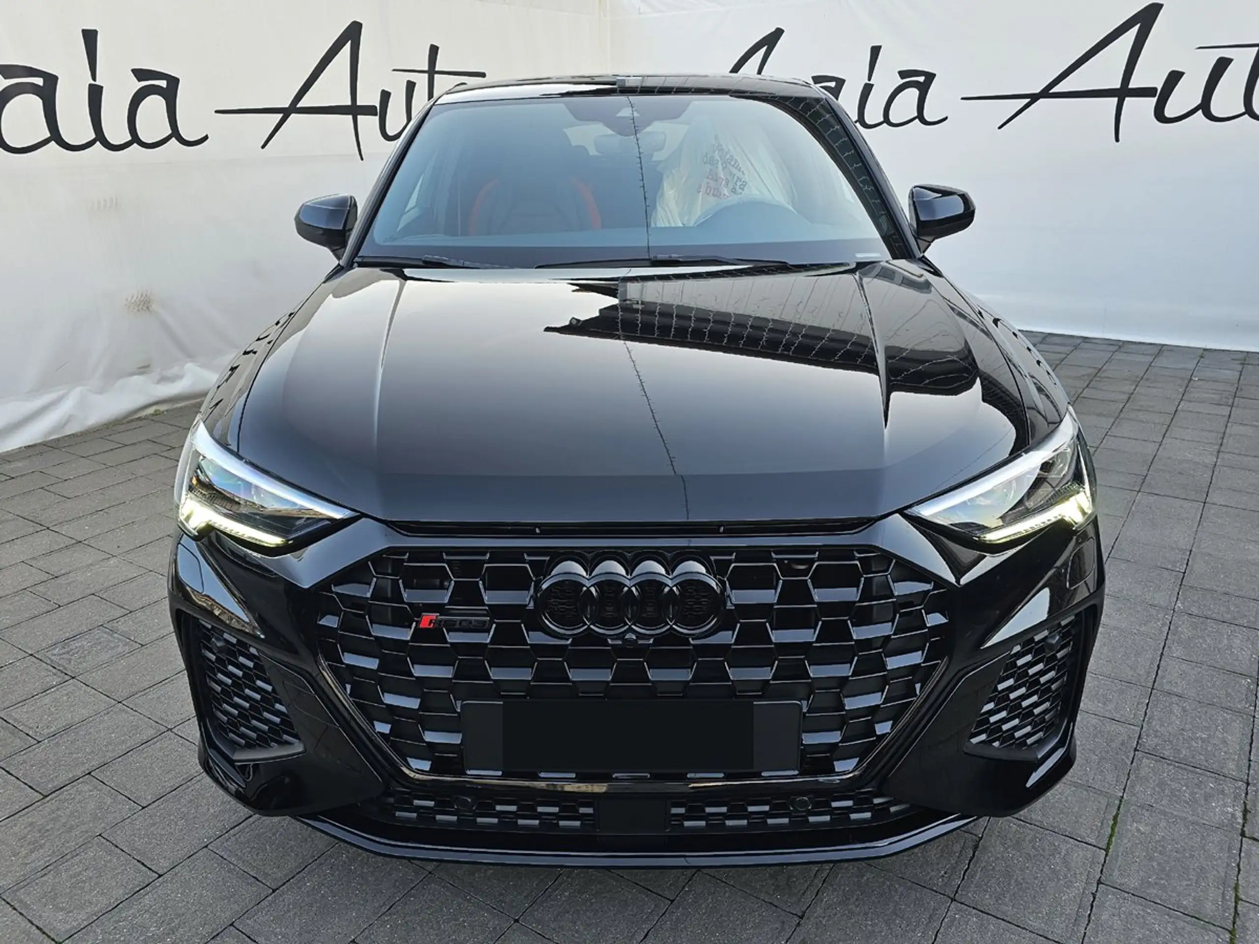 Audi - RS Q3