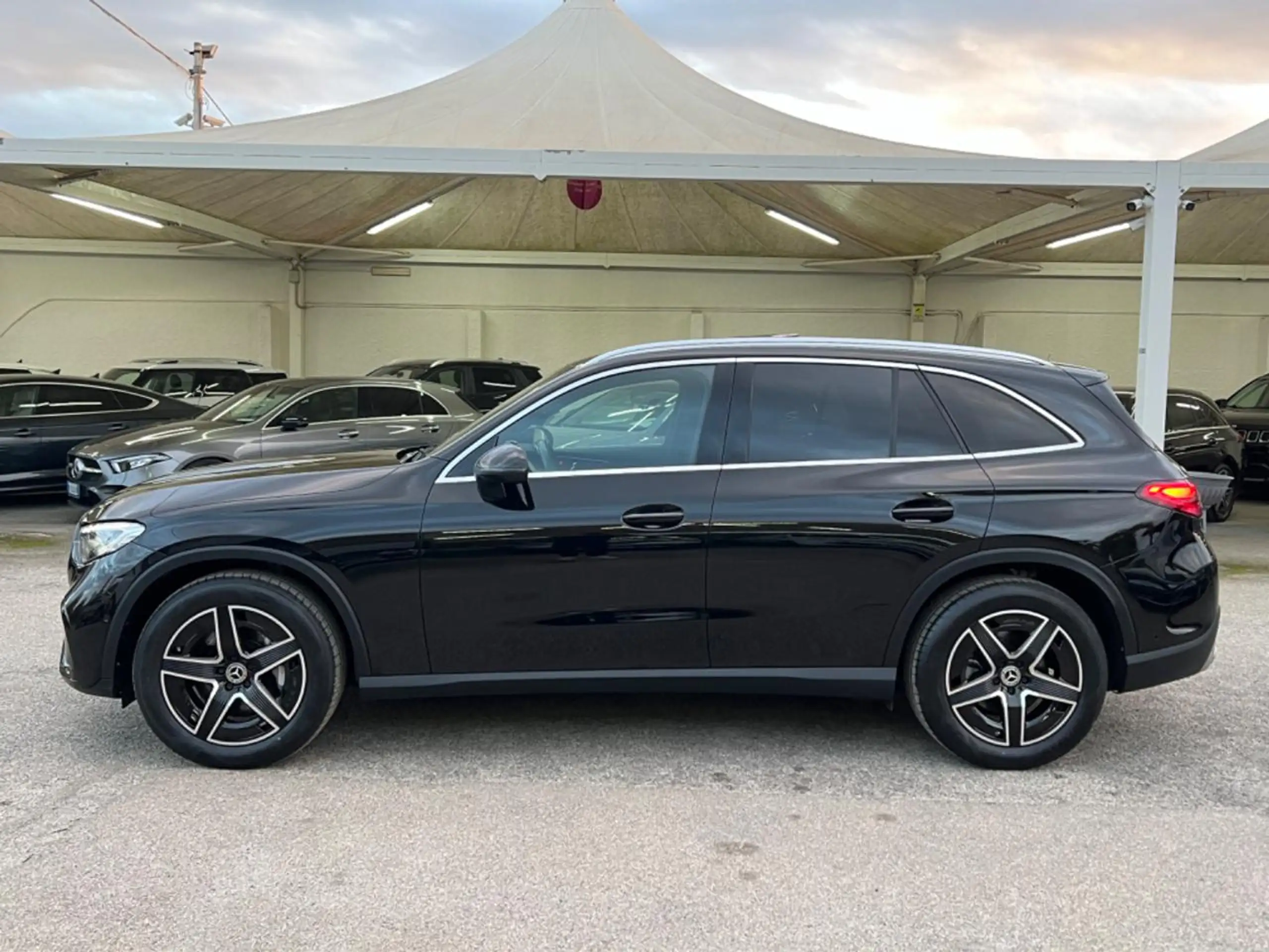 Mercedes-Benz - GLC 220