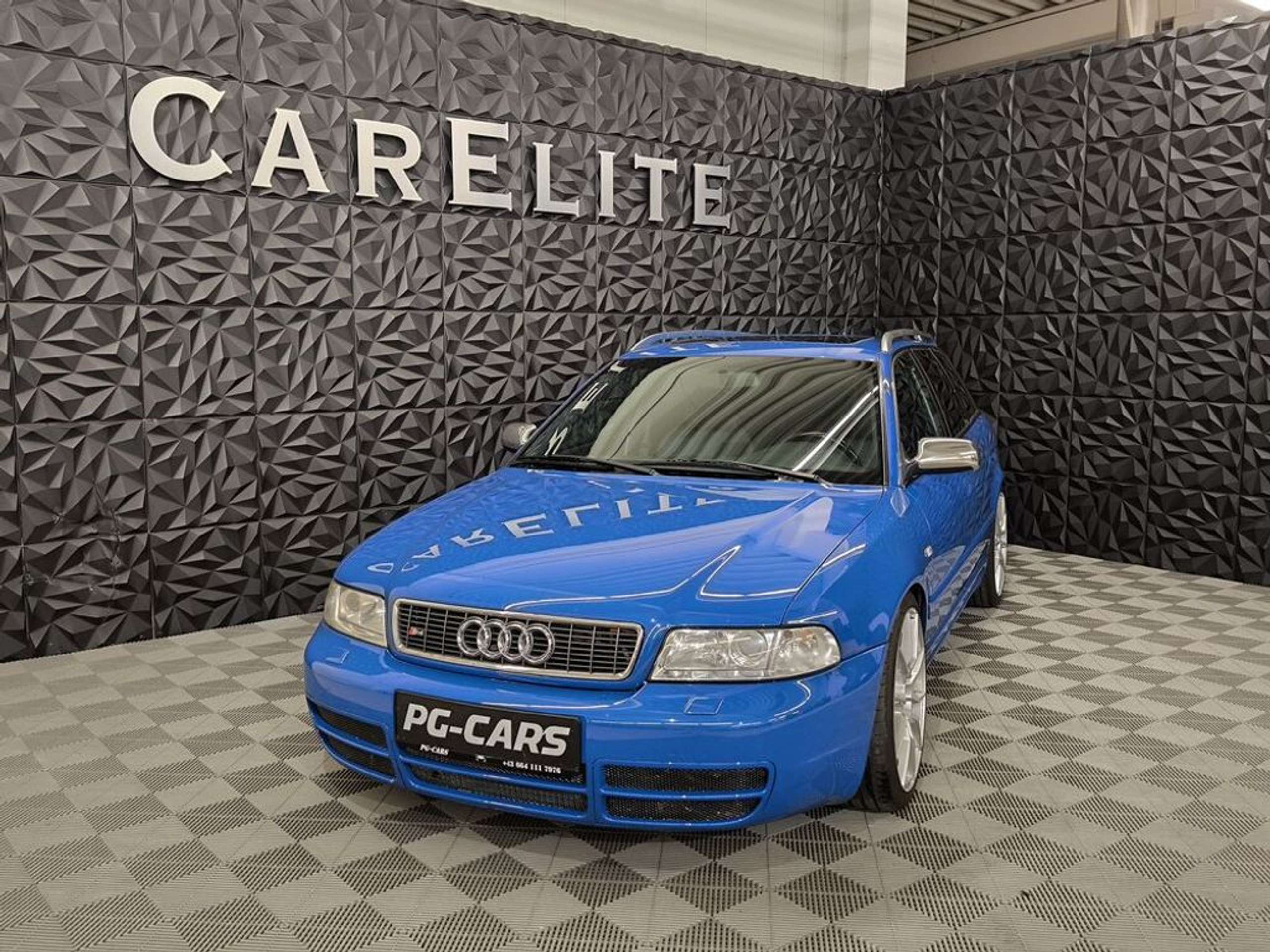 Audi - S4