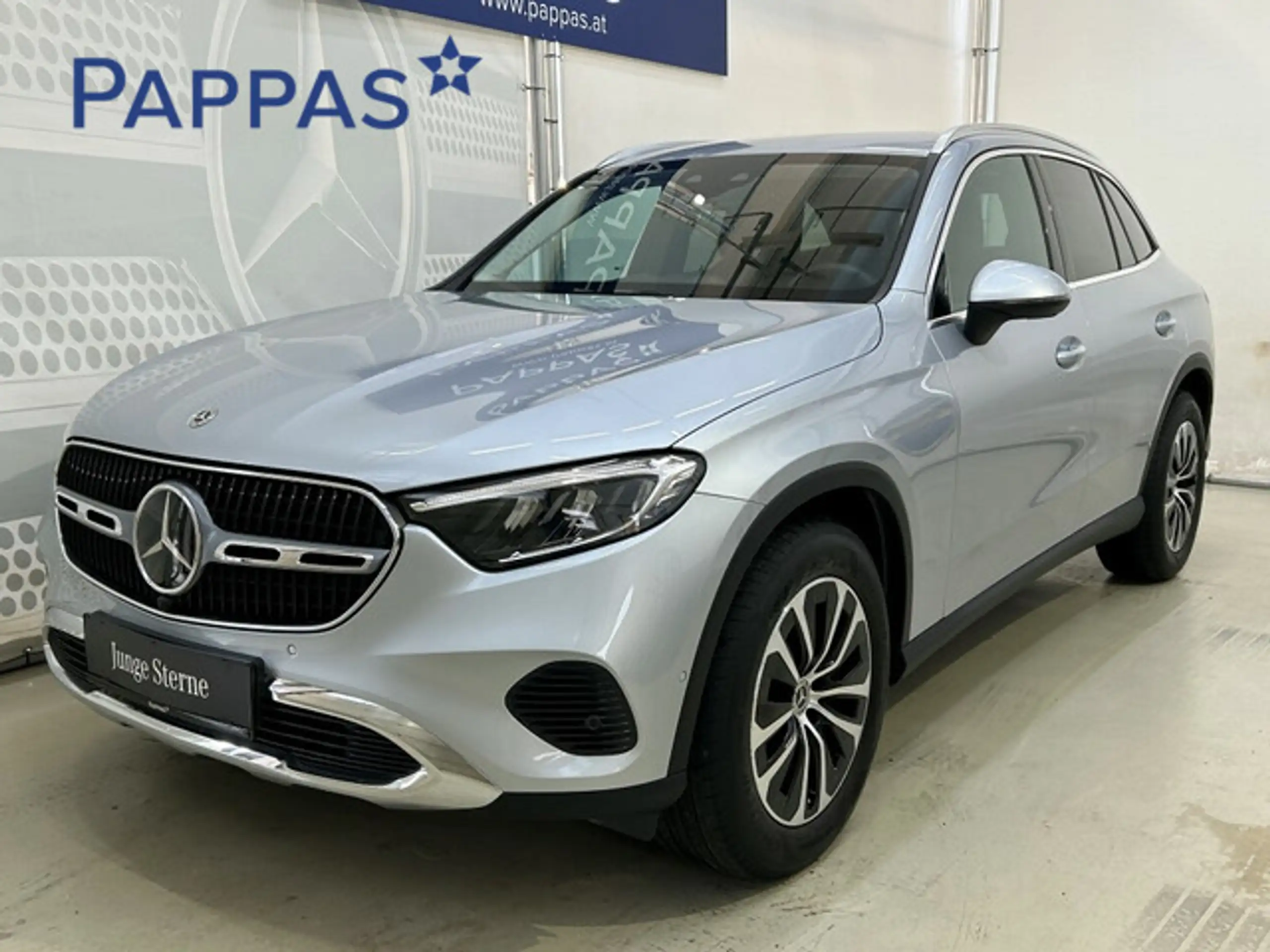 Mercedes-Benz - GLC 220