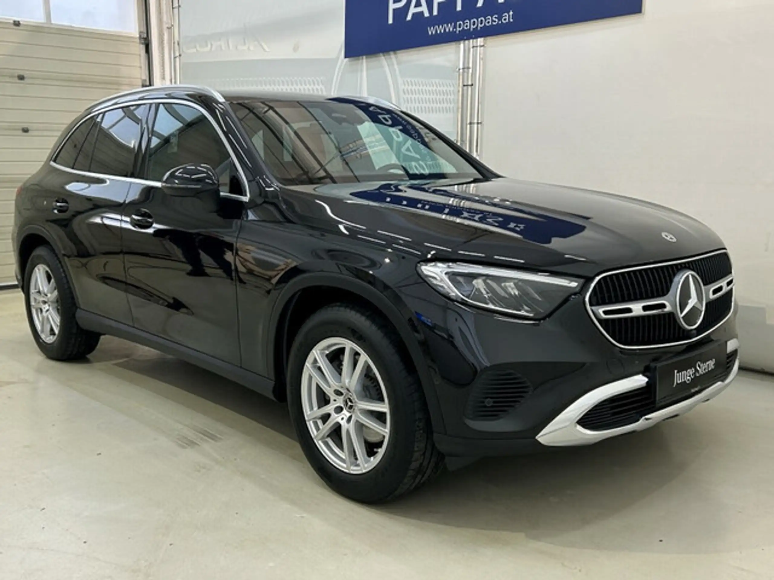 Mercedes-Benz - GLC 220