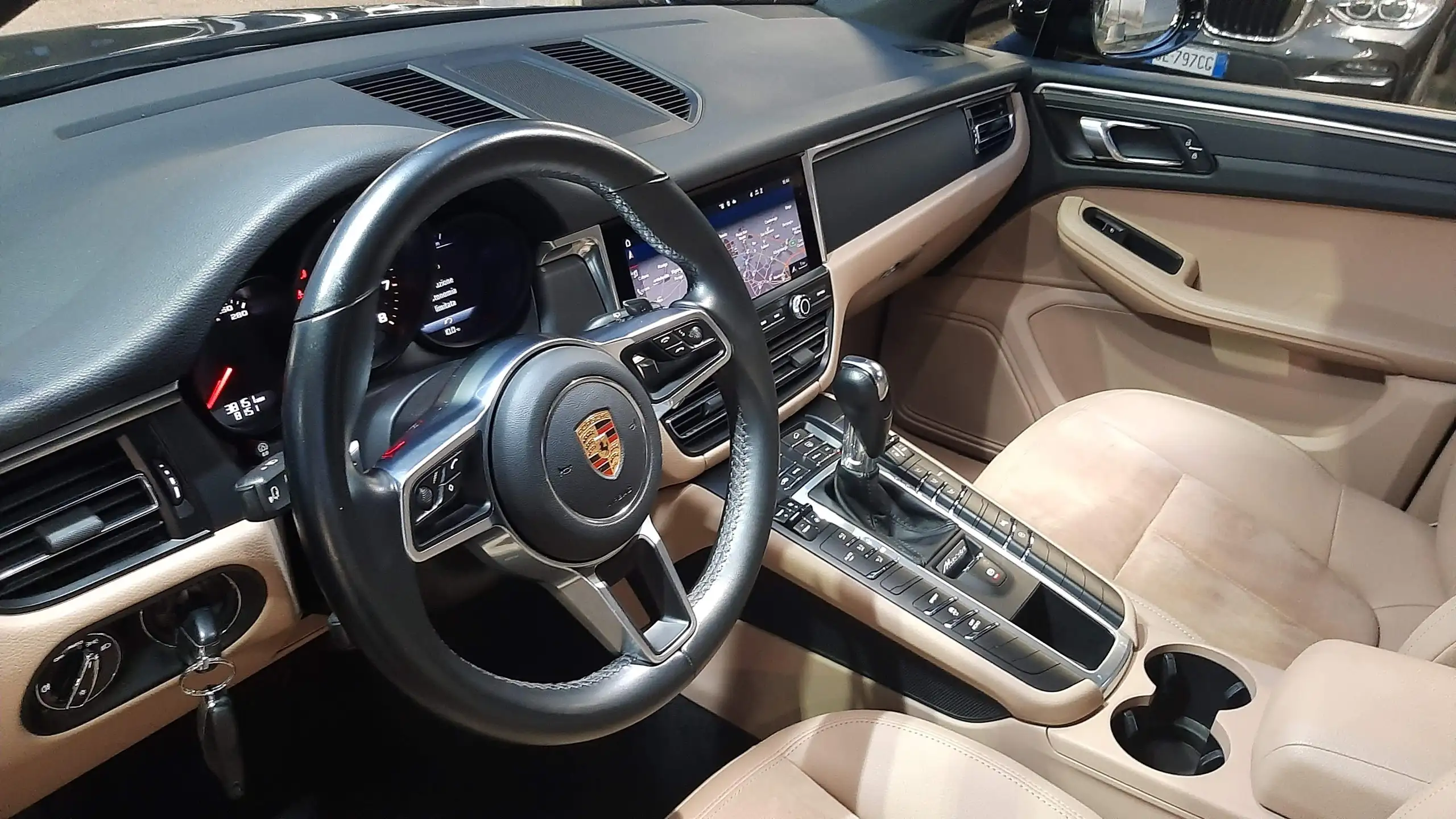 Porsche - Macan