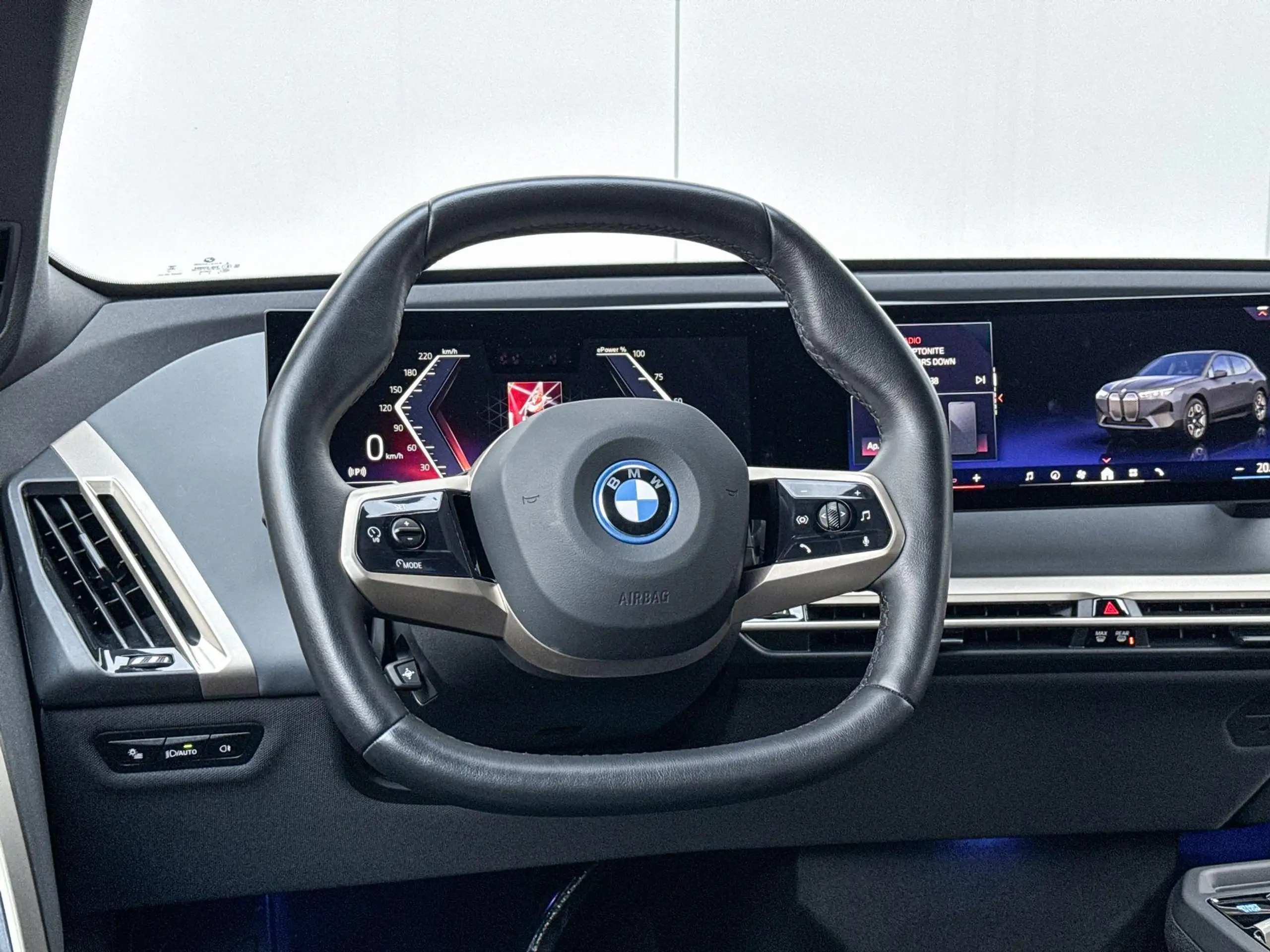 BMW - iX