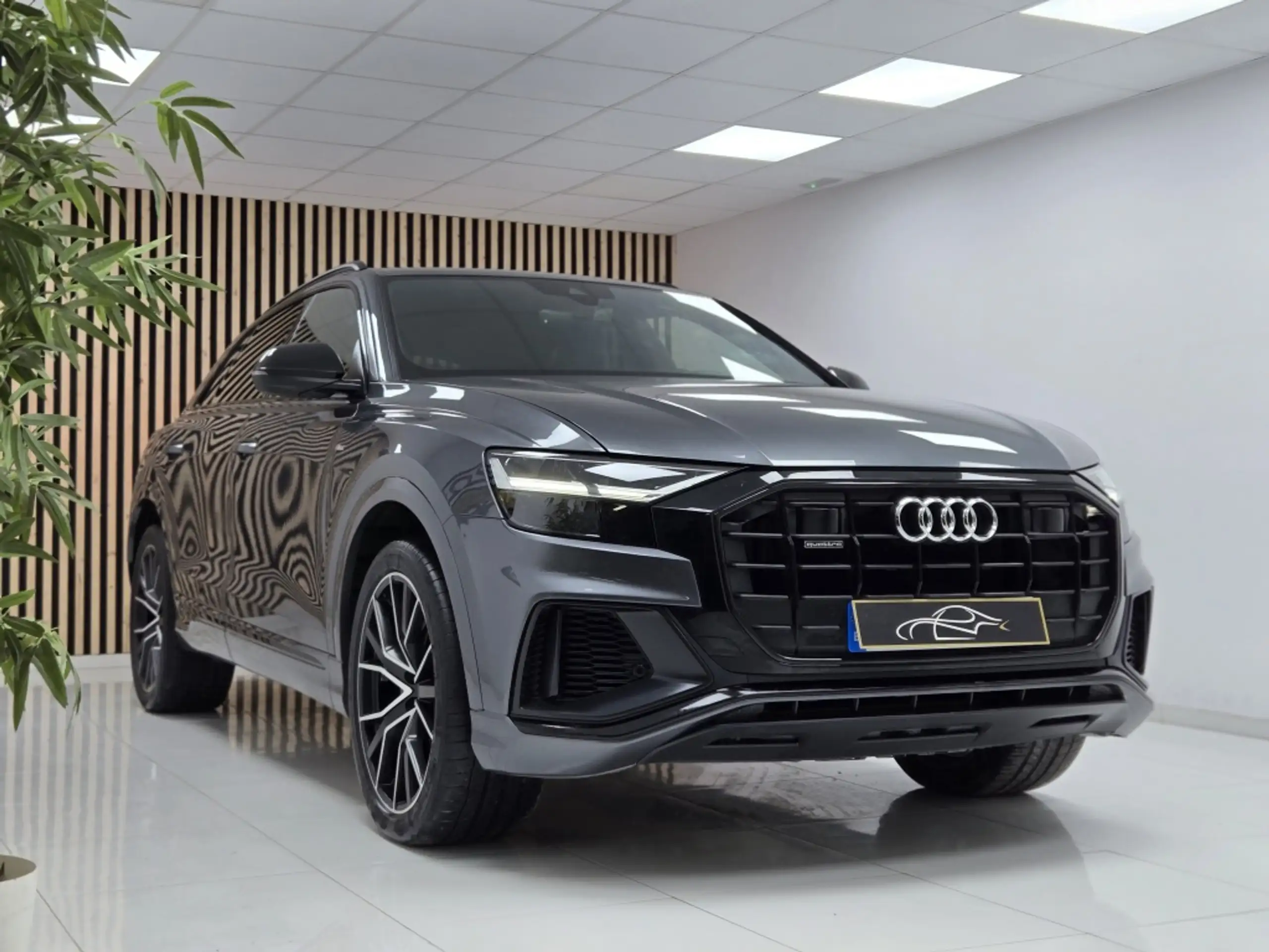 Audi - Q8