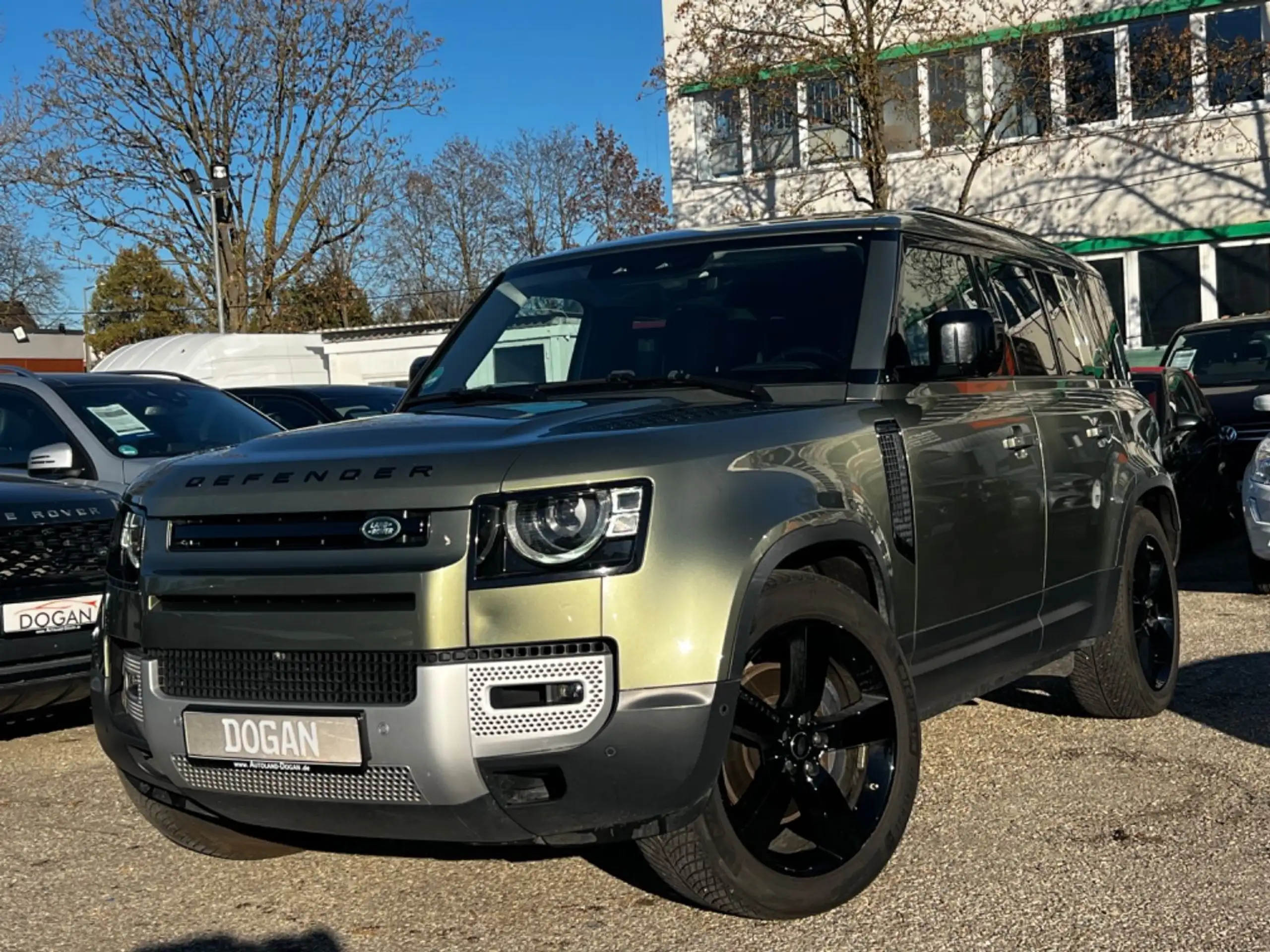 Land Rover - Defender