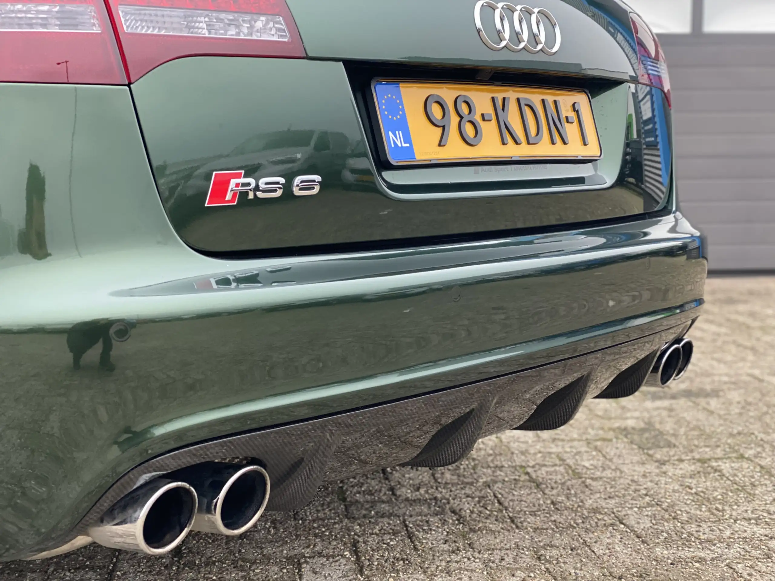 Audi - RS6