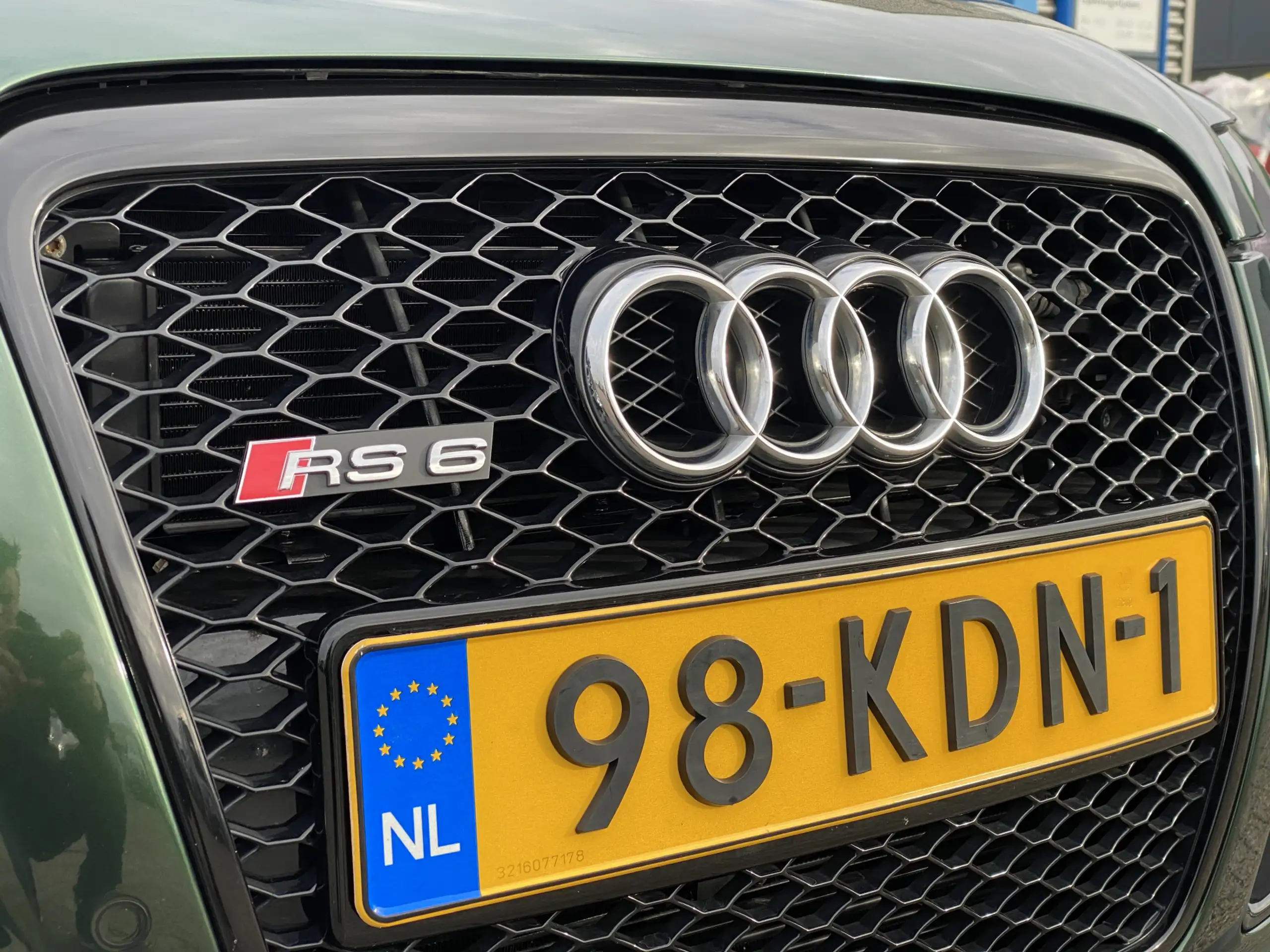 Audi - RS6