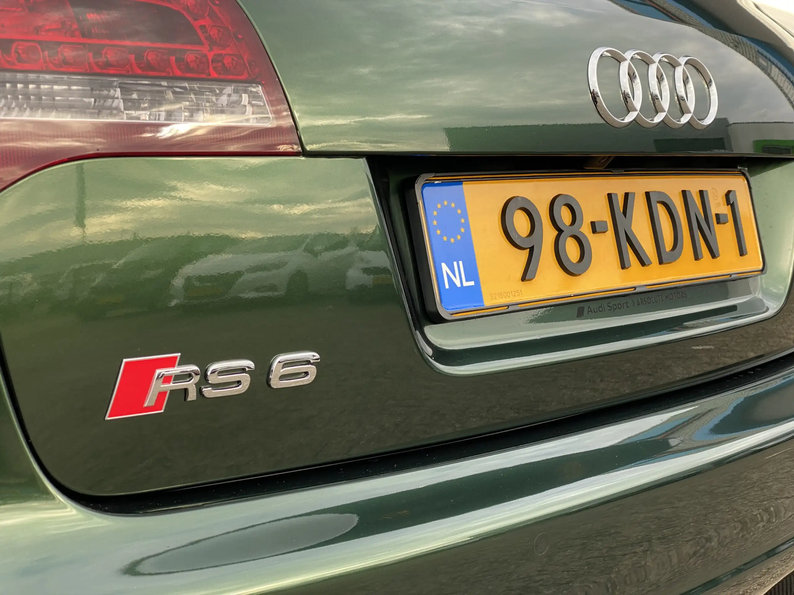 Audi - RS6