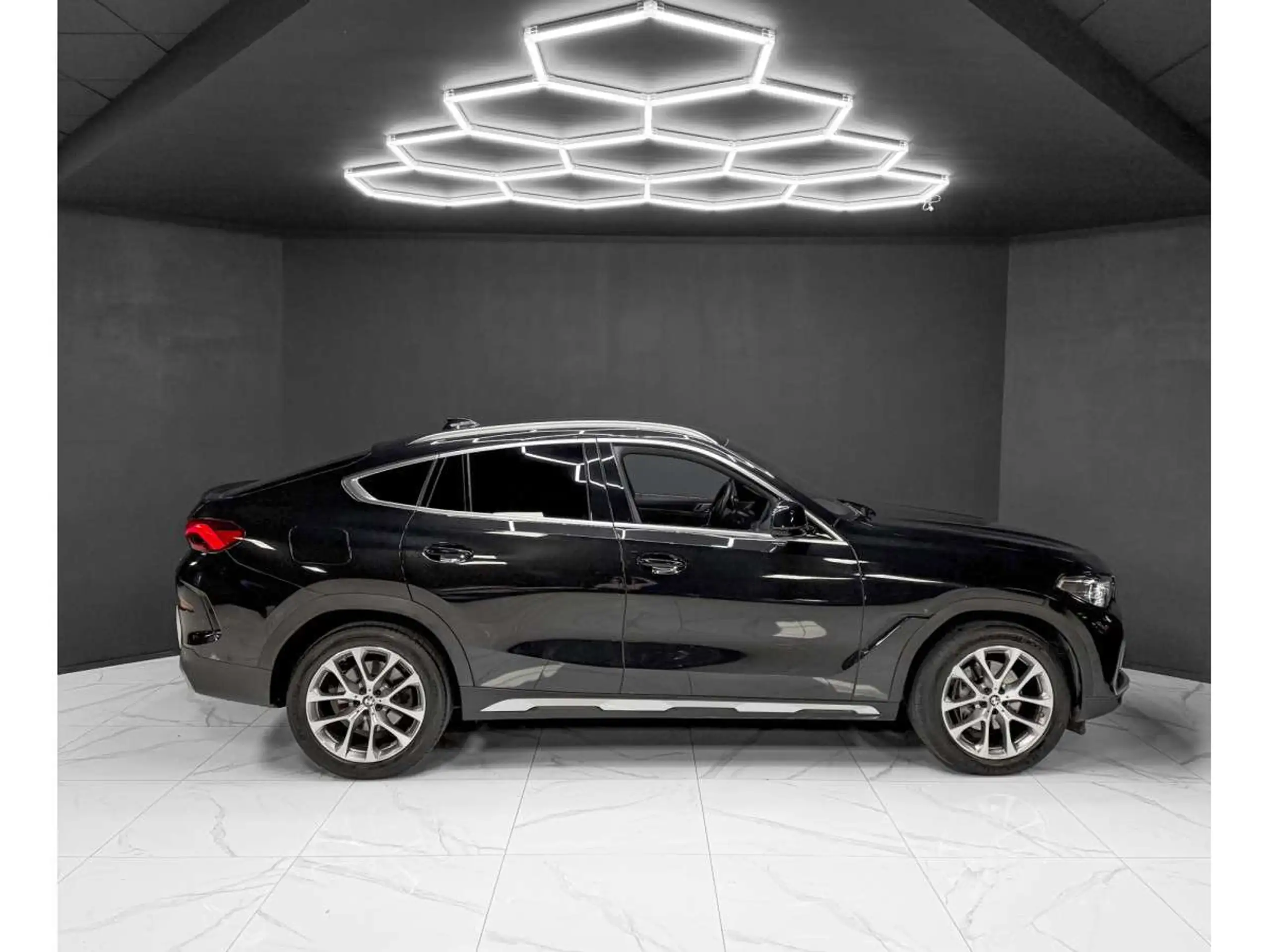 BMW - X6