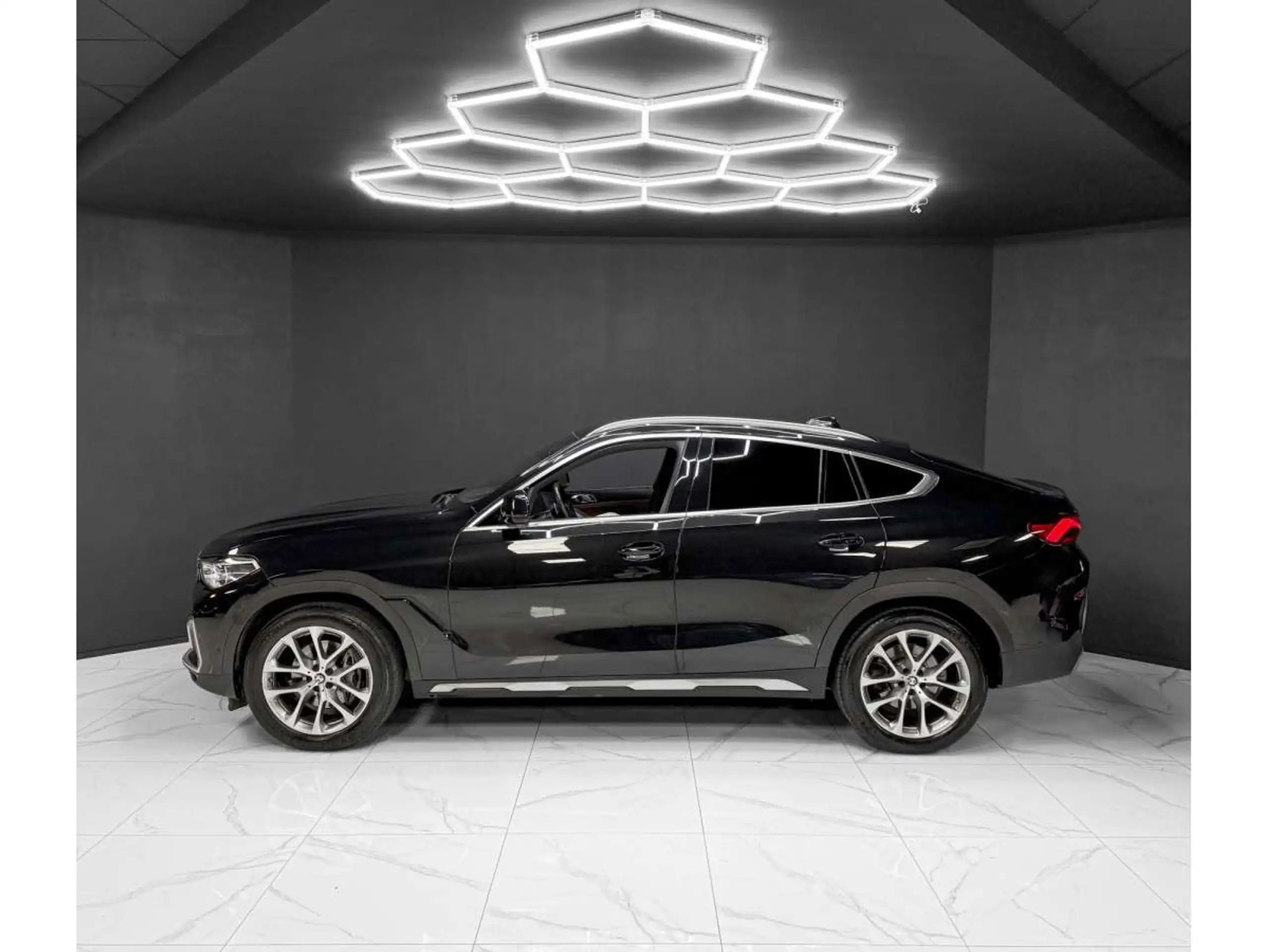 BMW - X6