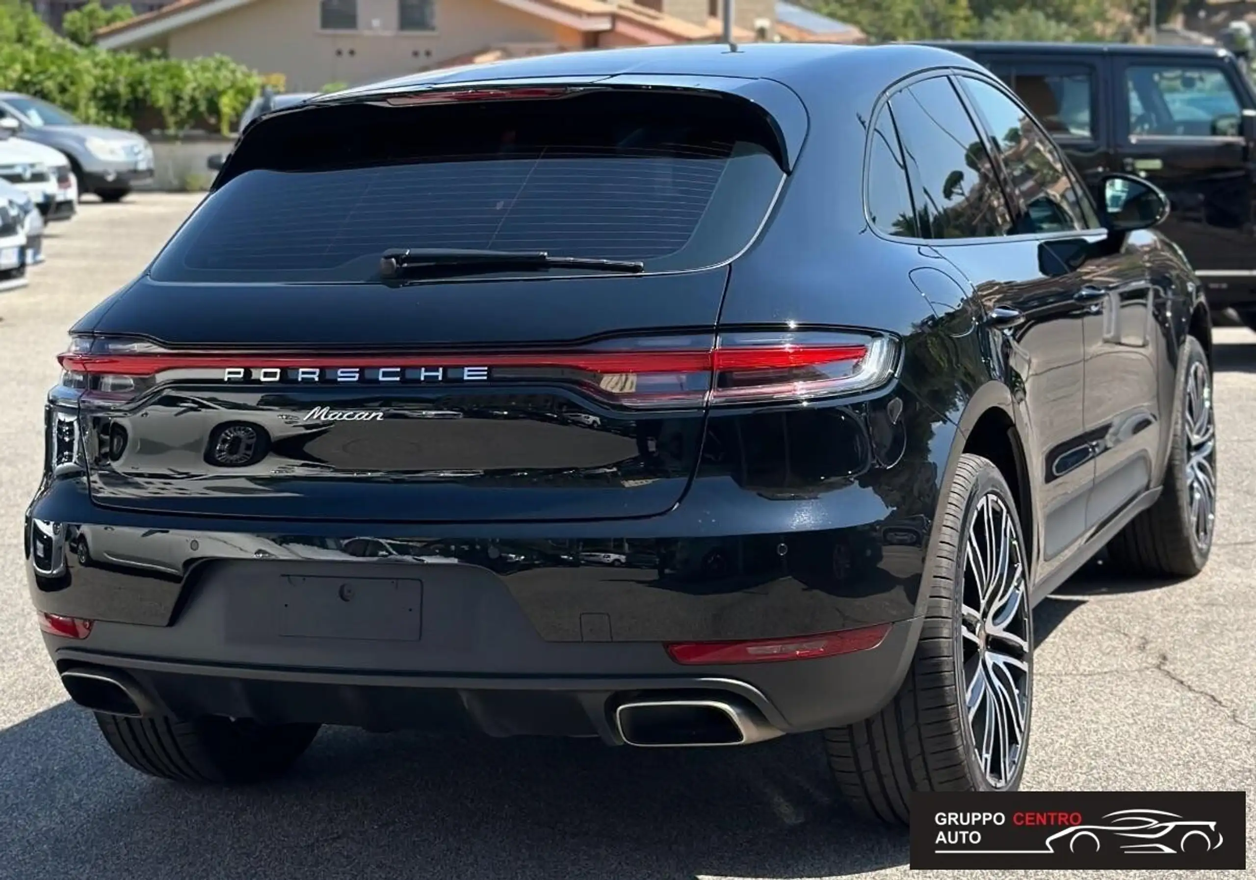 Porsche - Macan