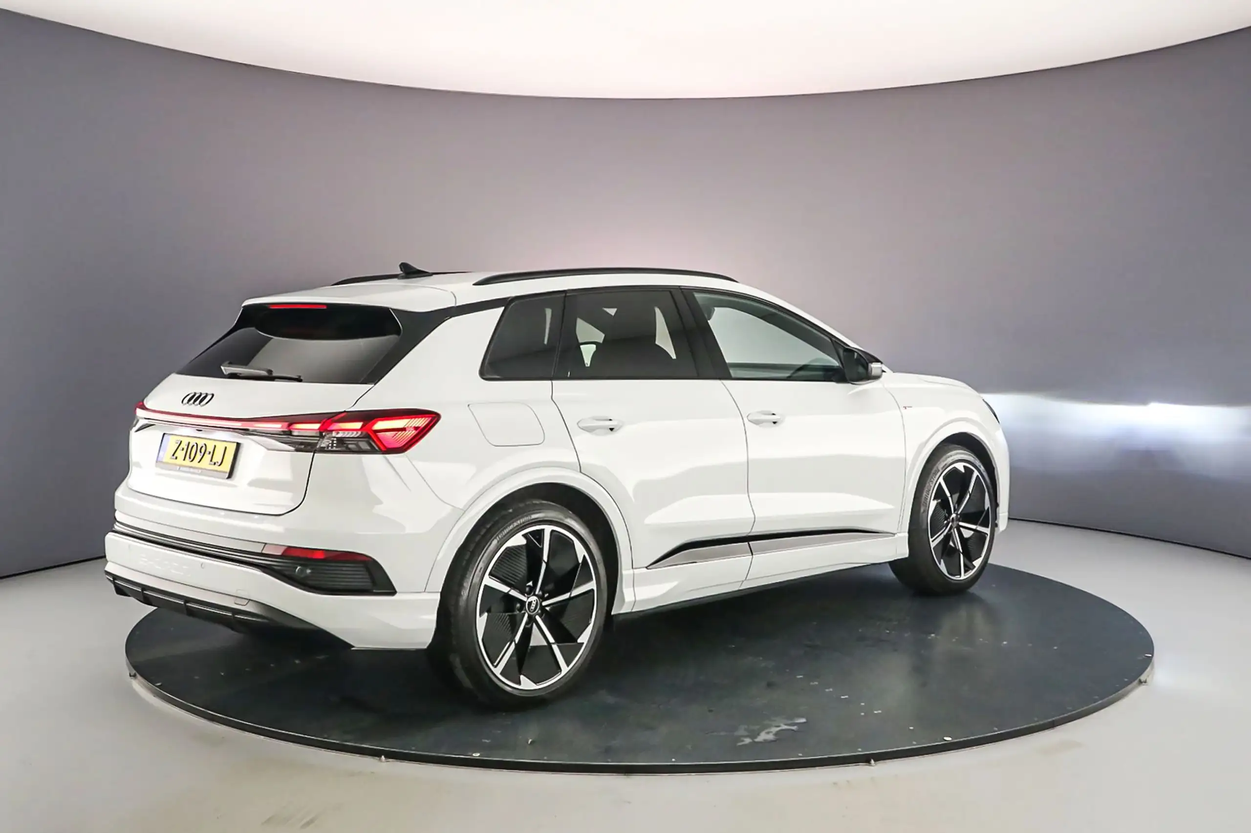 Audi - Q4 e-tron