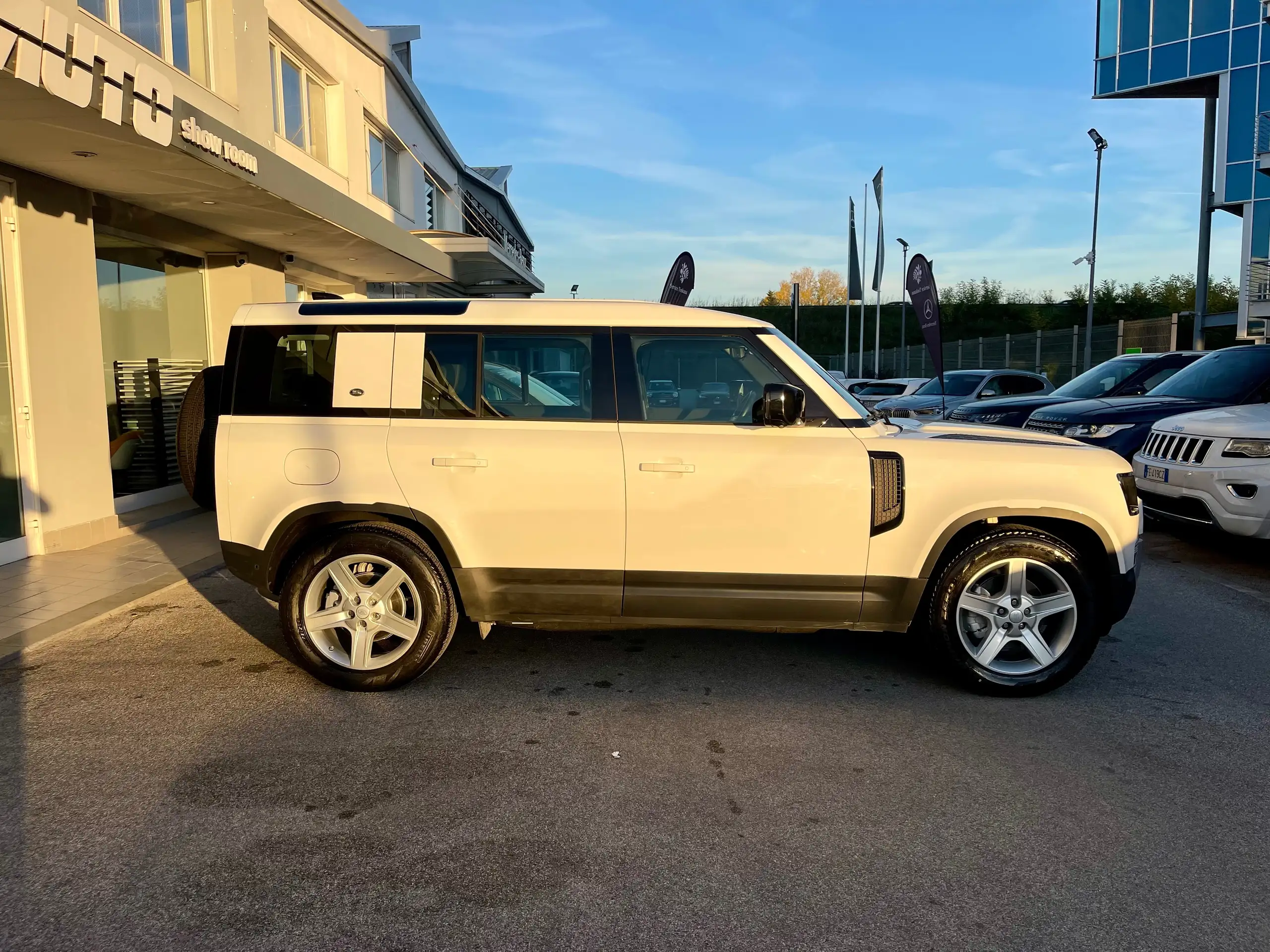 Land Rover - Defender