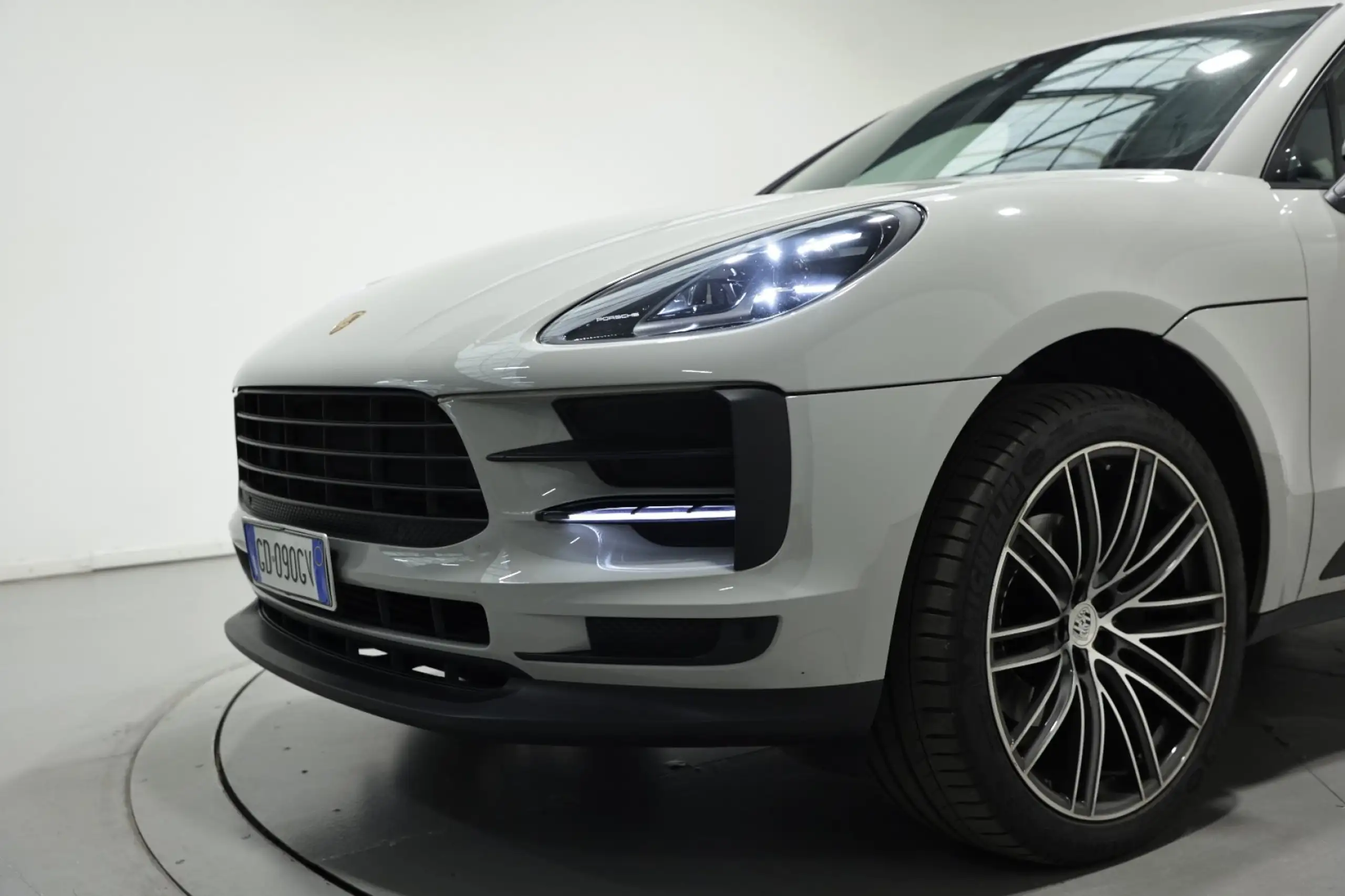 Porsche - Macan