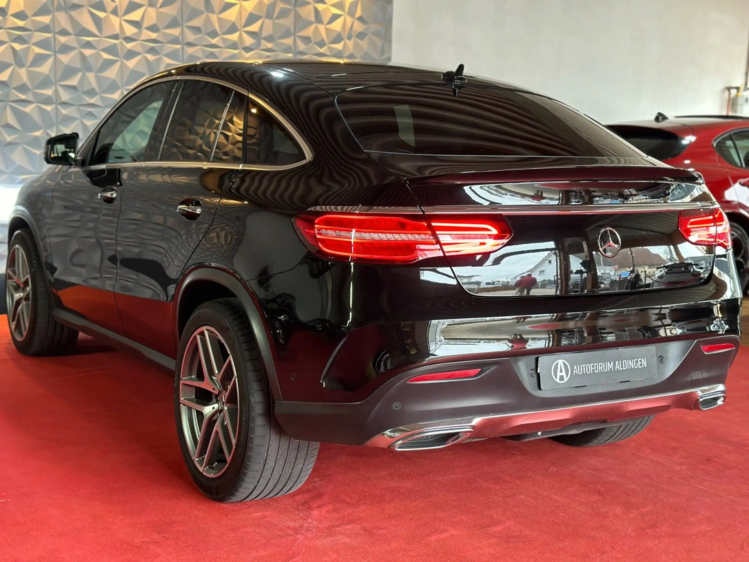 Mercedes-Benz - GLE 350