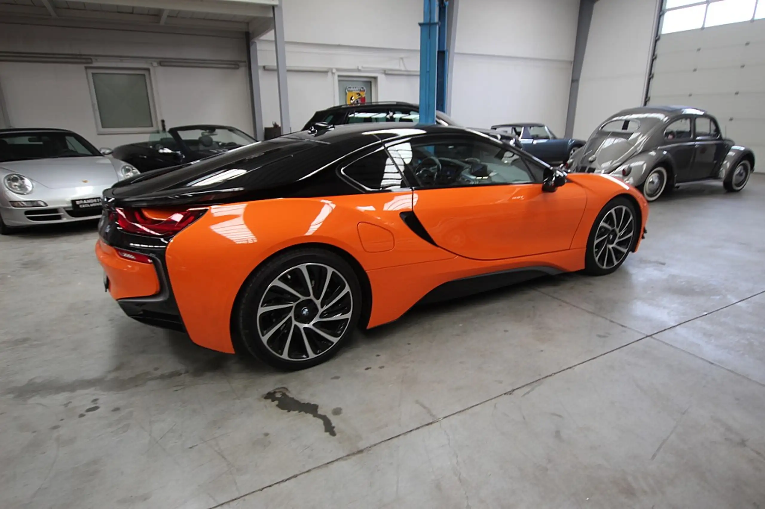 BMW - i8