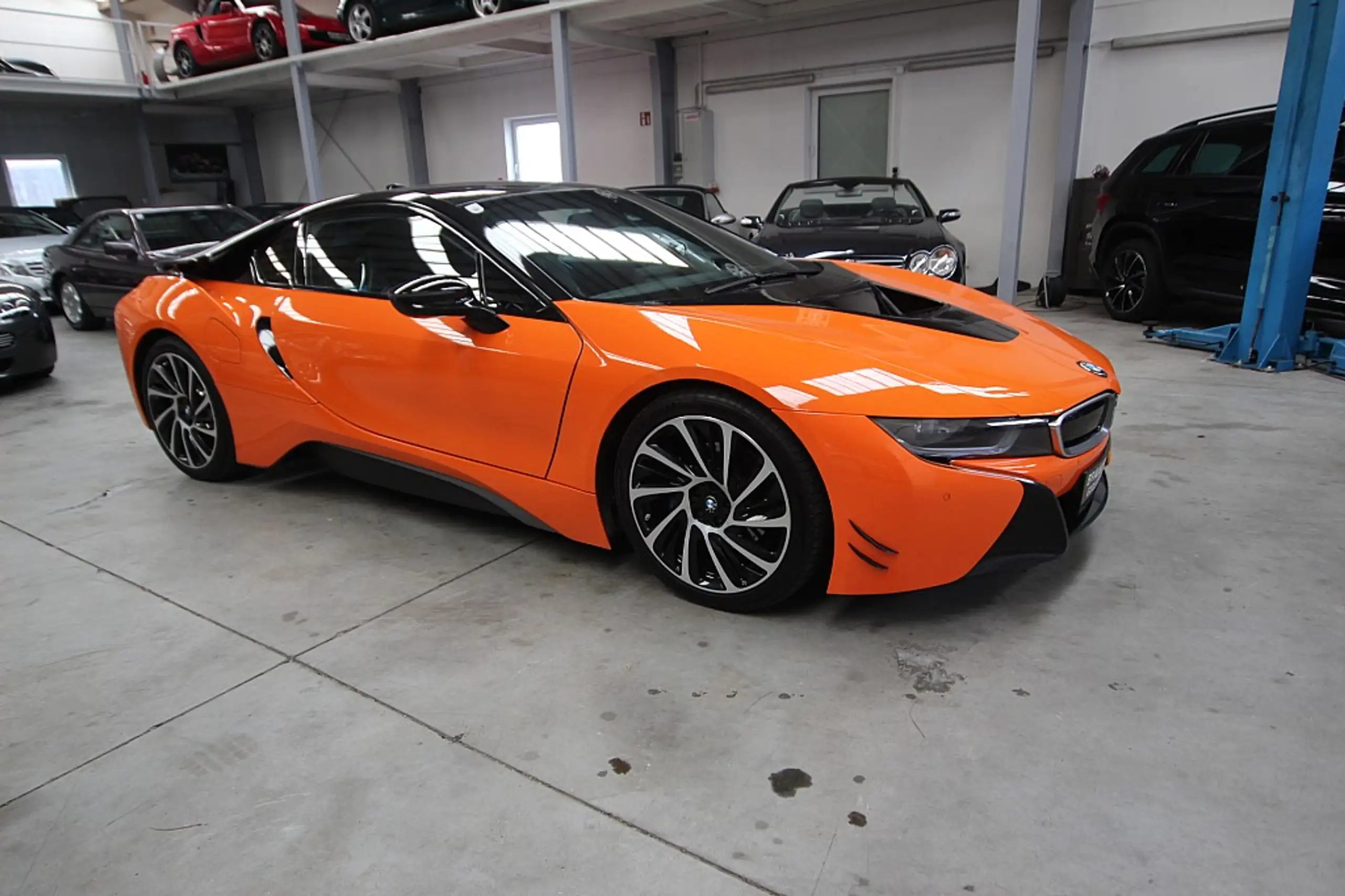 BMW - i8