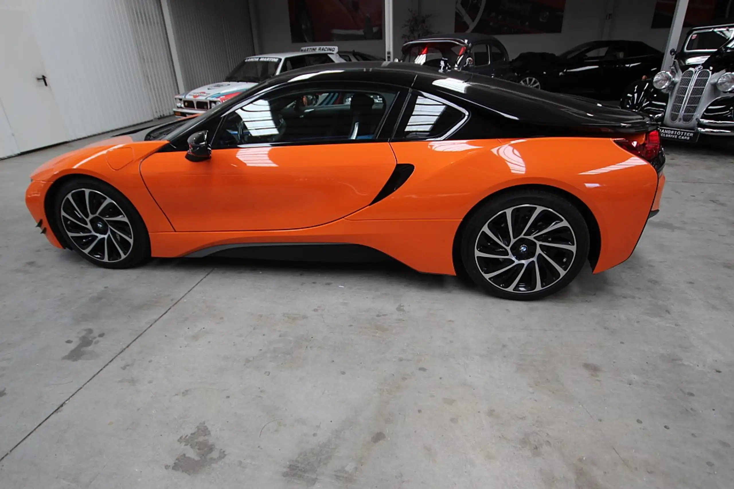 BMW - i8