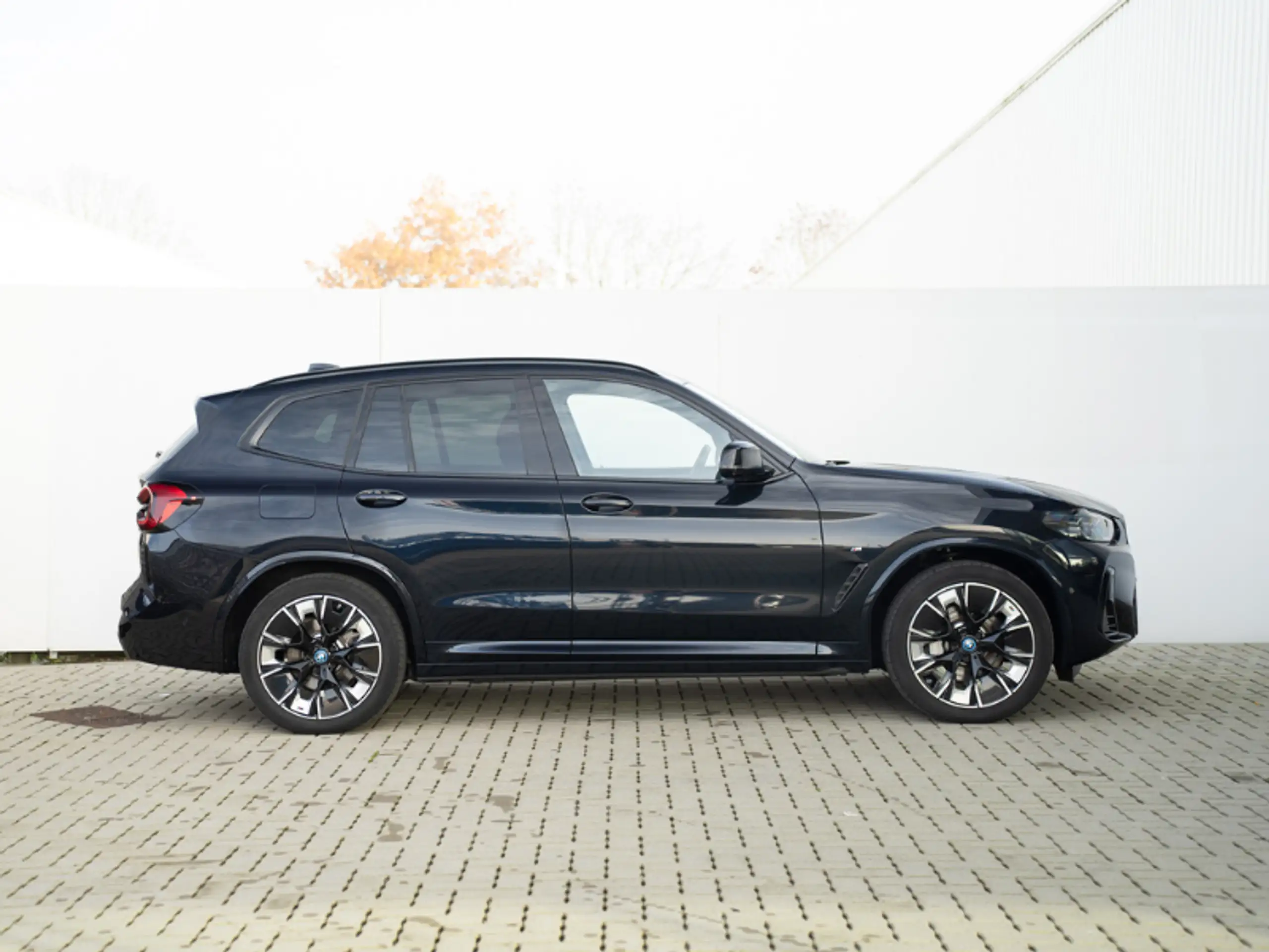 BMW - iX3