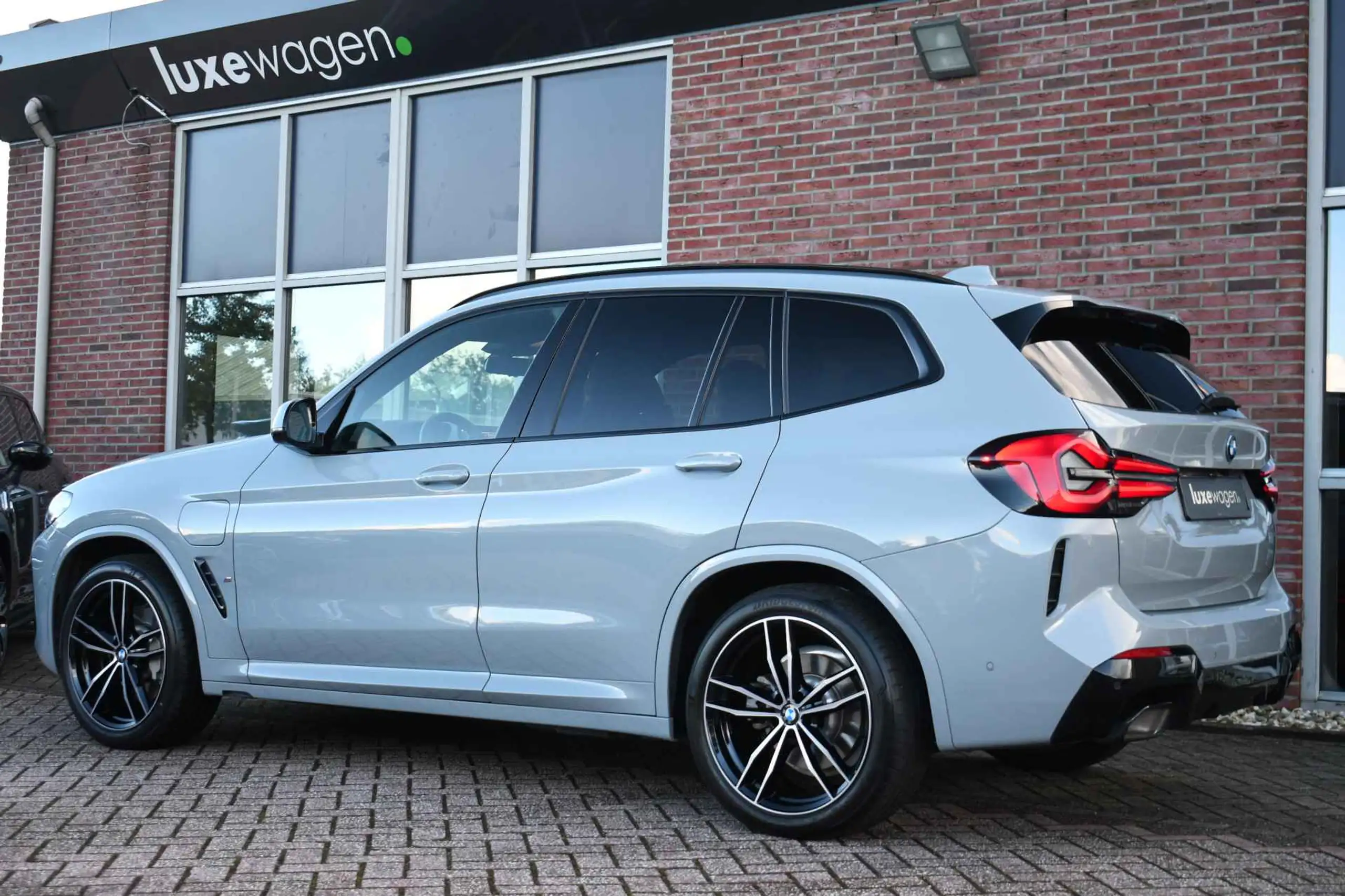 BMW - X3