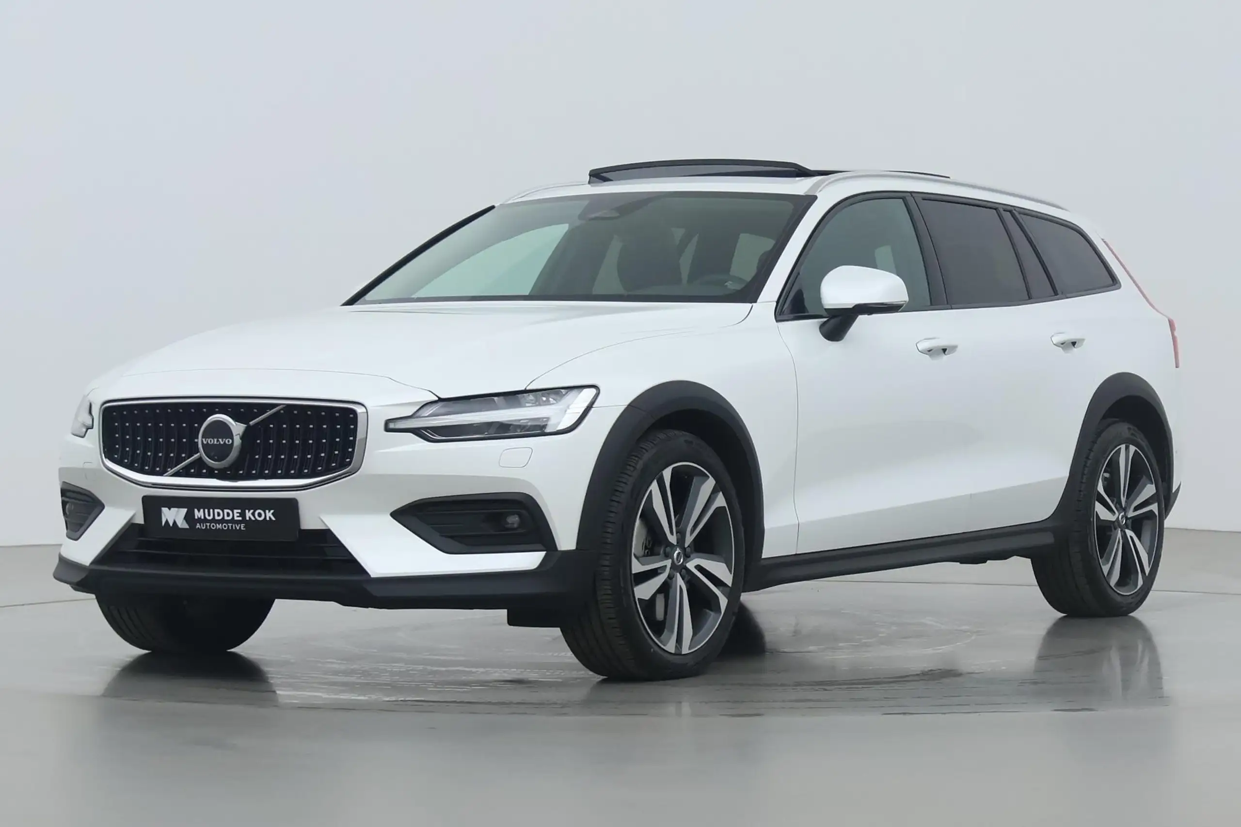 Volvo - V60 Cross Country