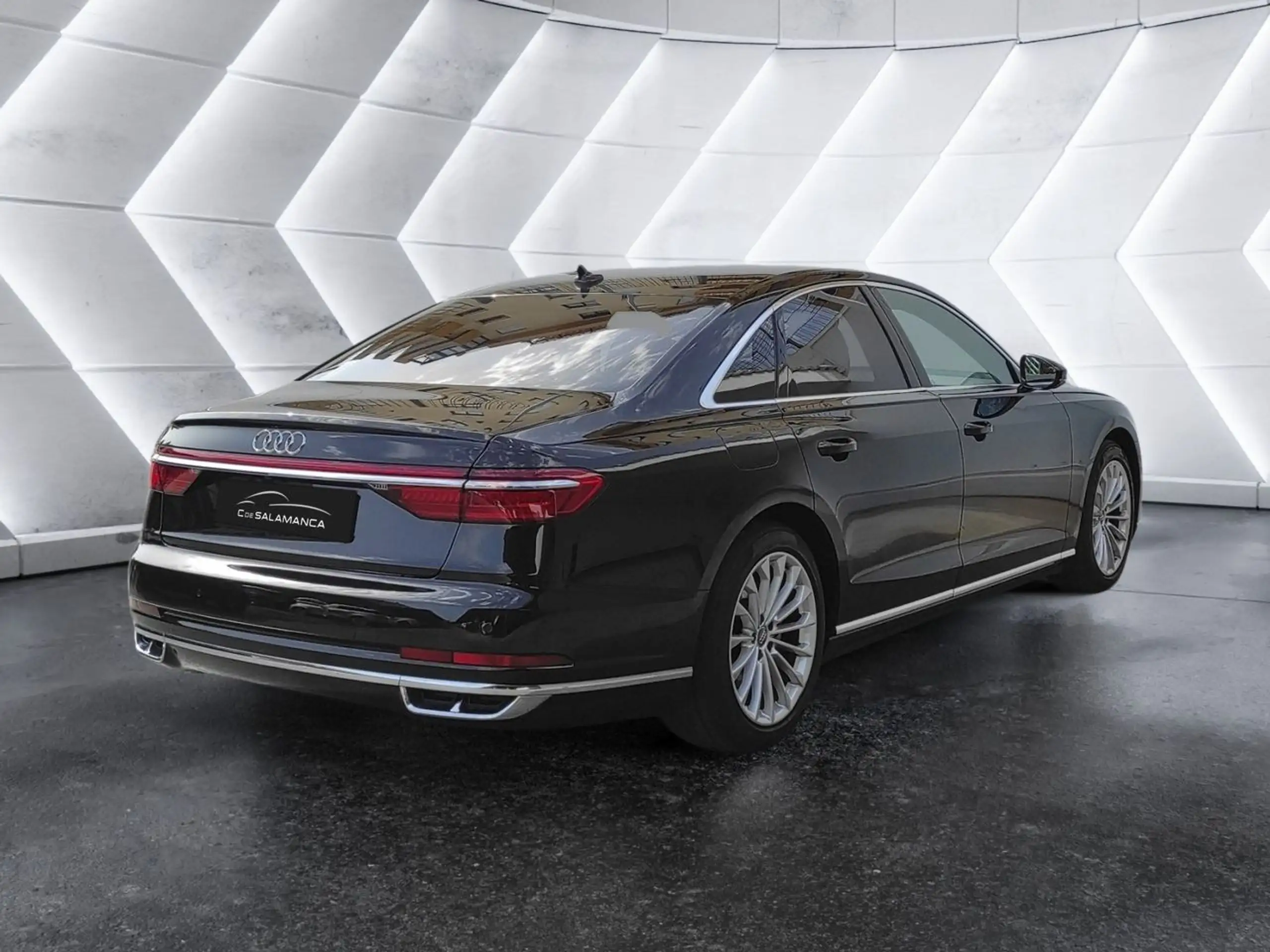 Audi - A8