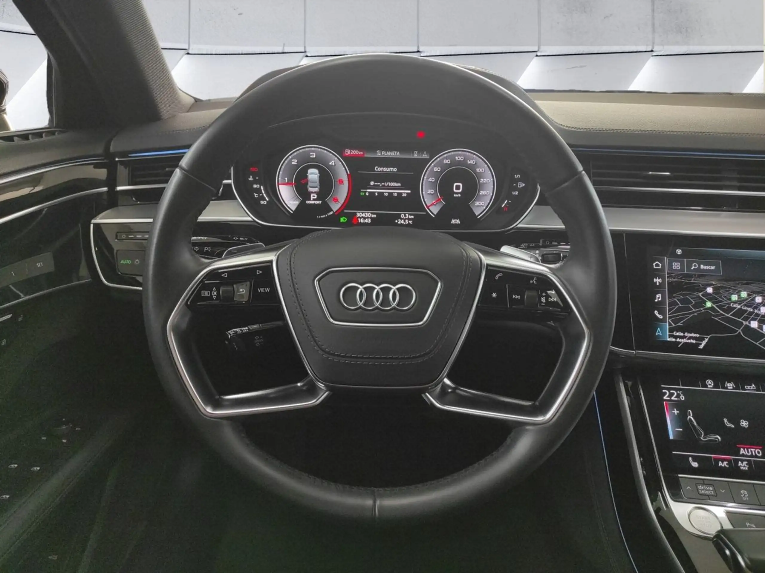 Audi - A8