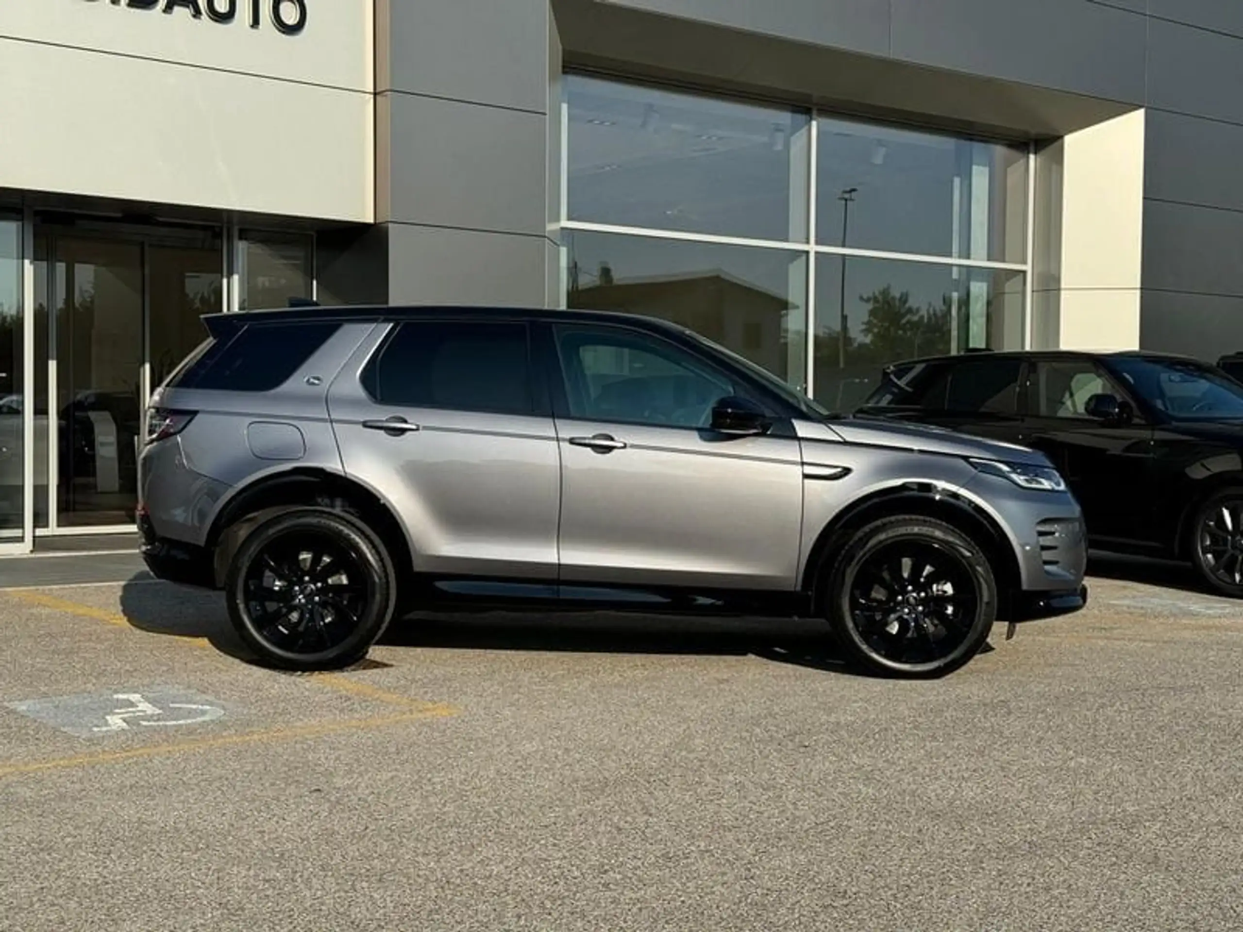 Land Rover - Discovery Sport