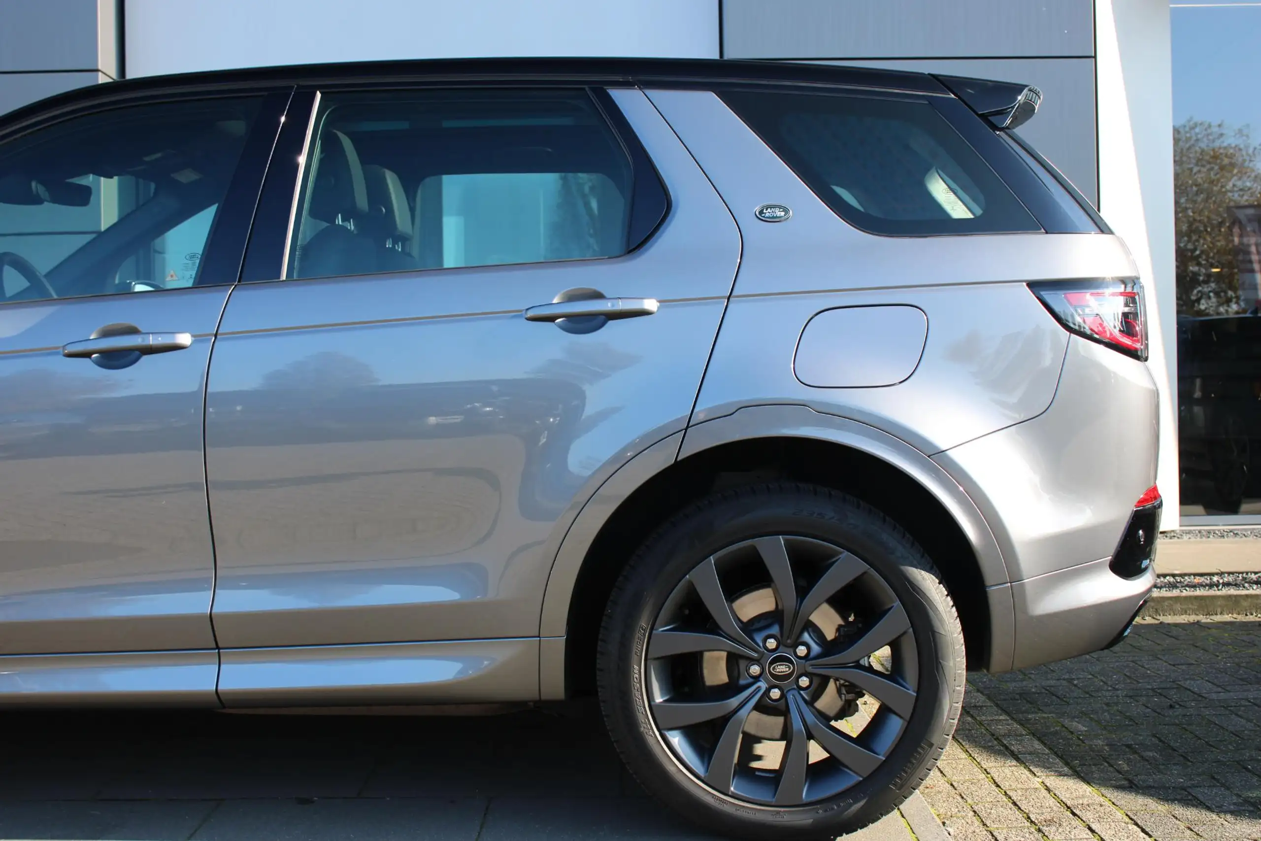 Land Rover - Discovery Sport