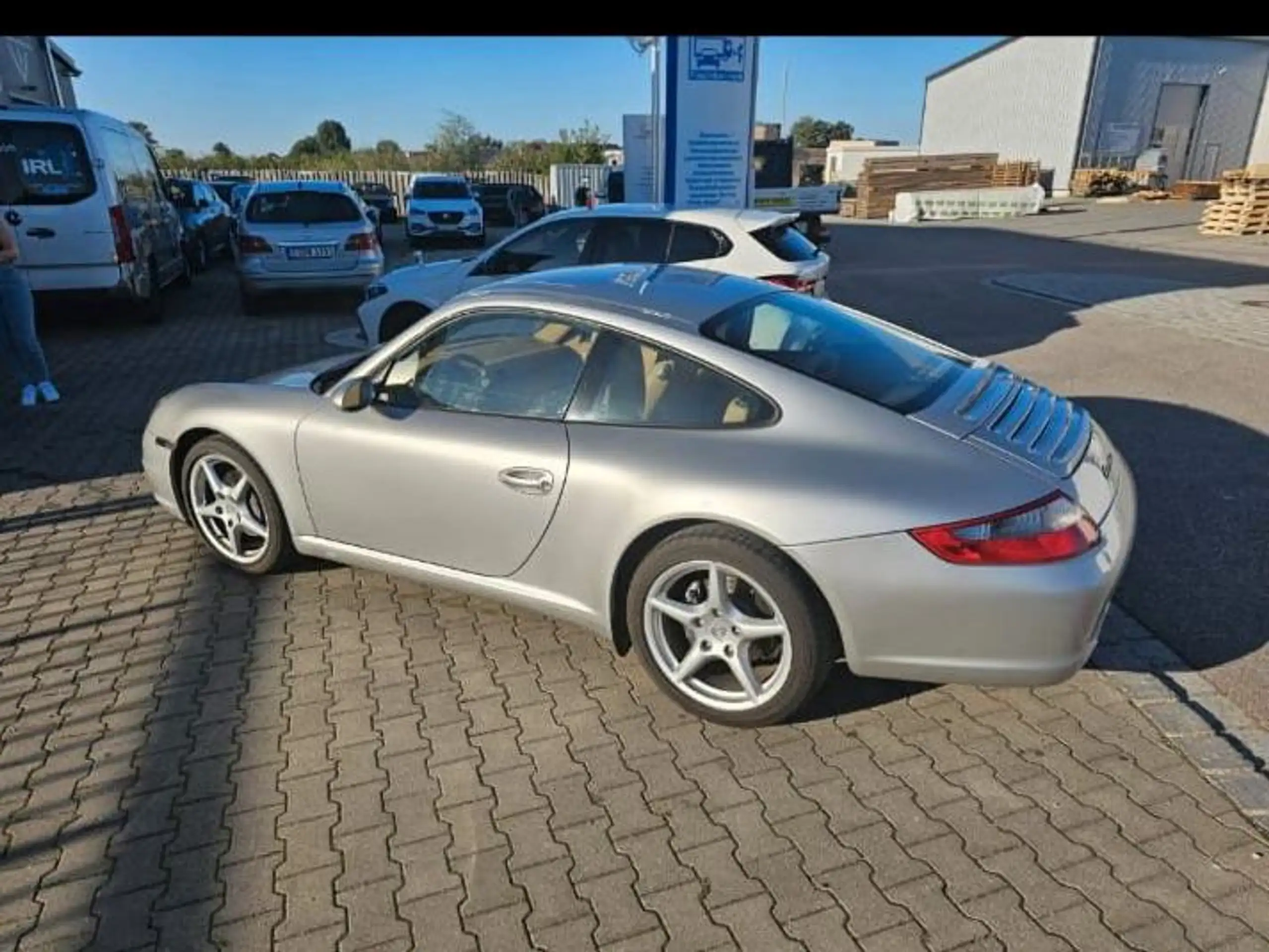 Porsche - 911