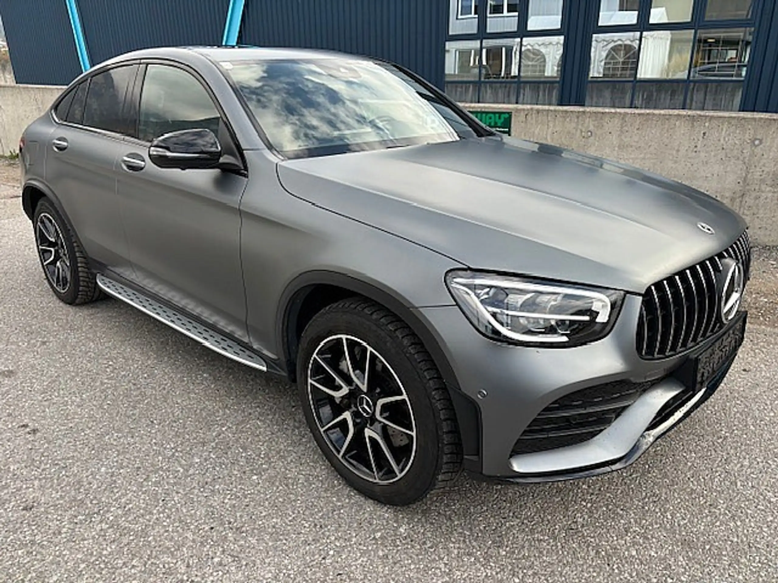 Mercedes-Benz - GLC 300