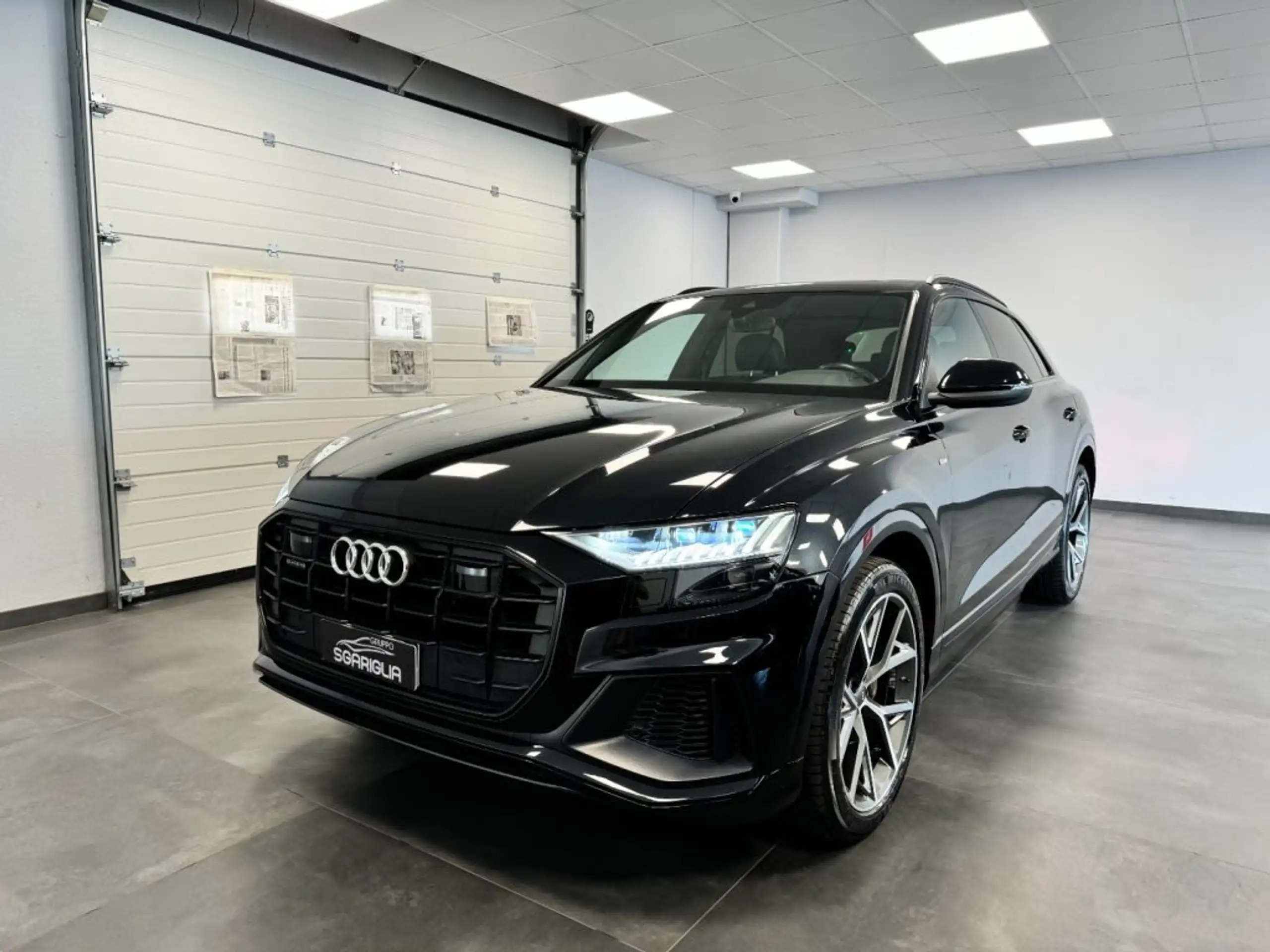 Audi - Q8