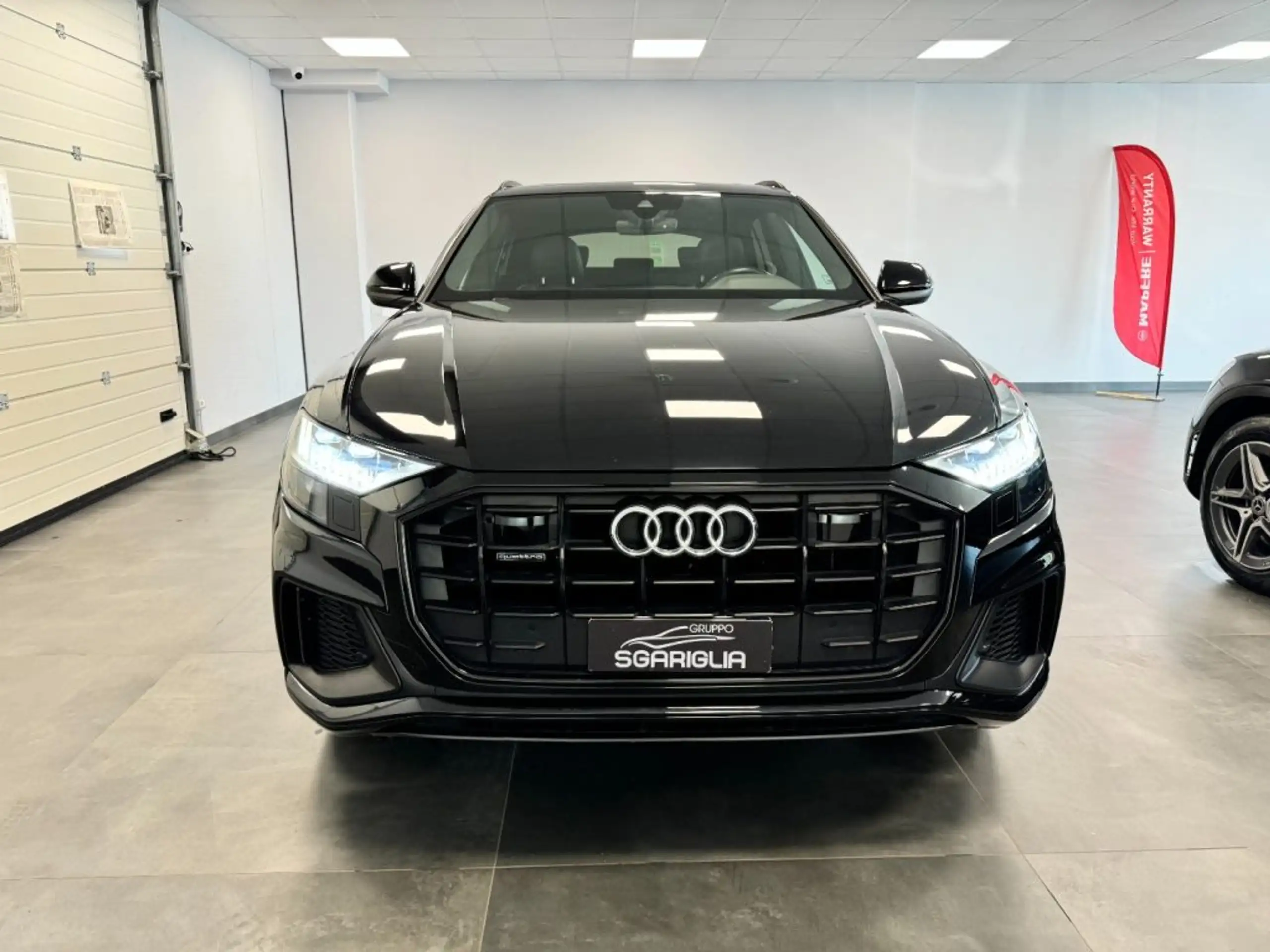 Audi - Q8