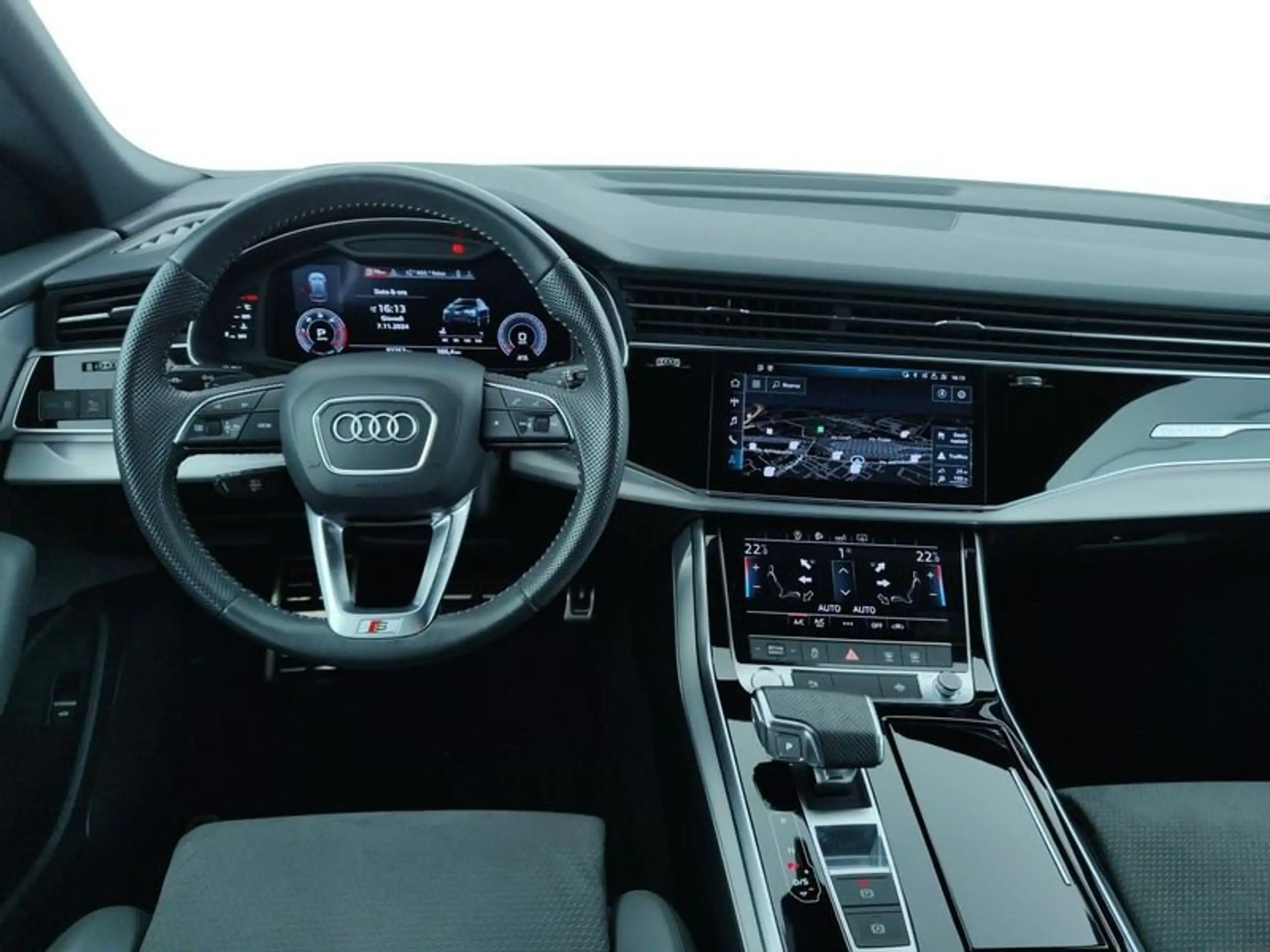 Audi - Q8